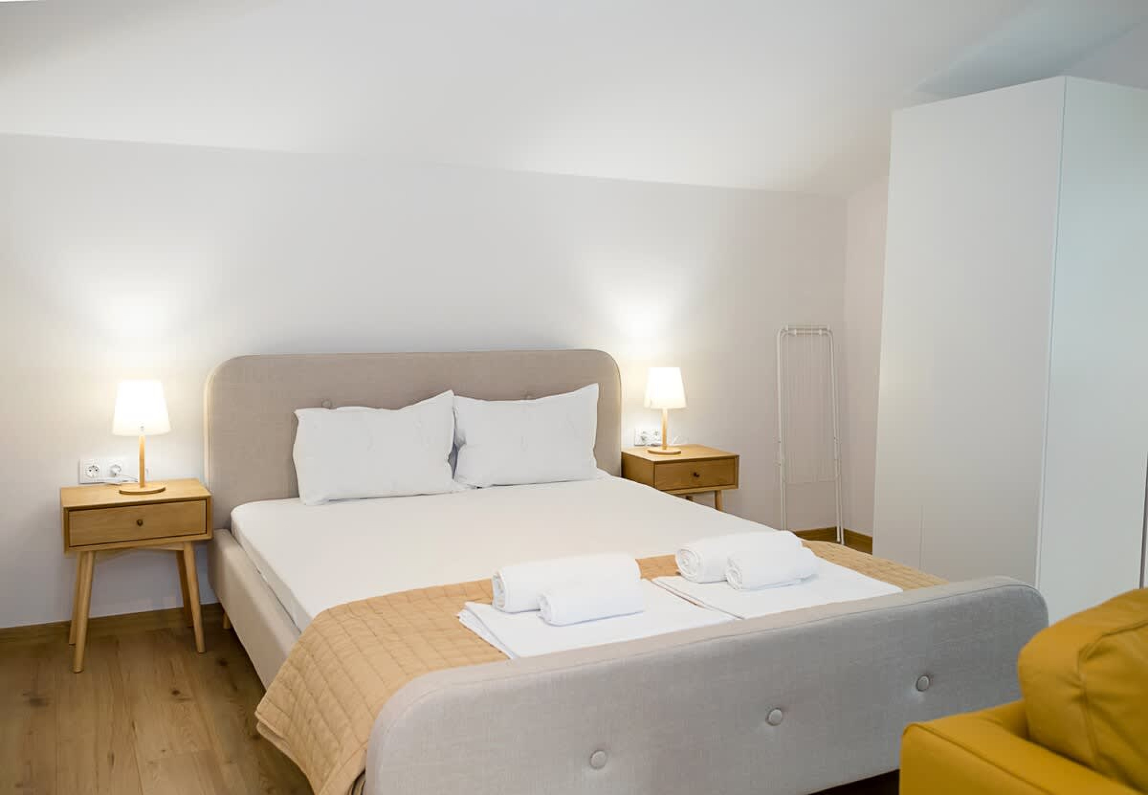 Scoutaround White Logo