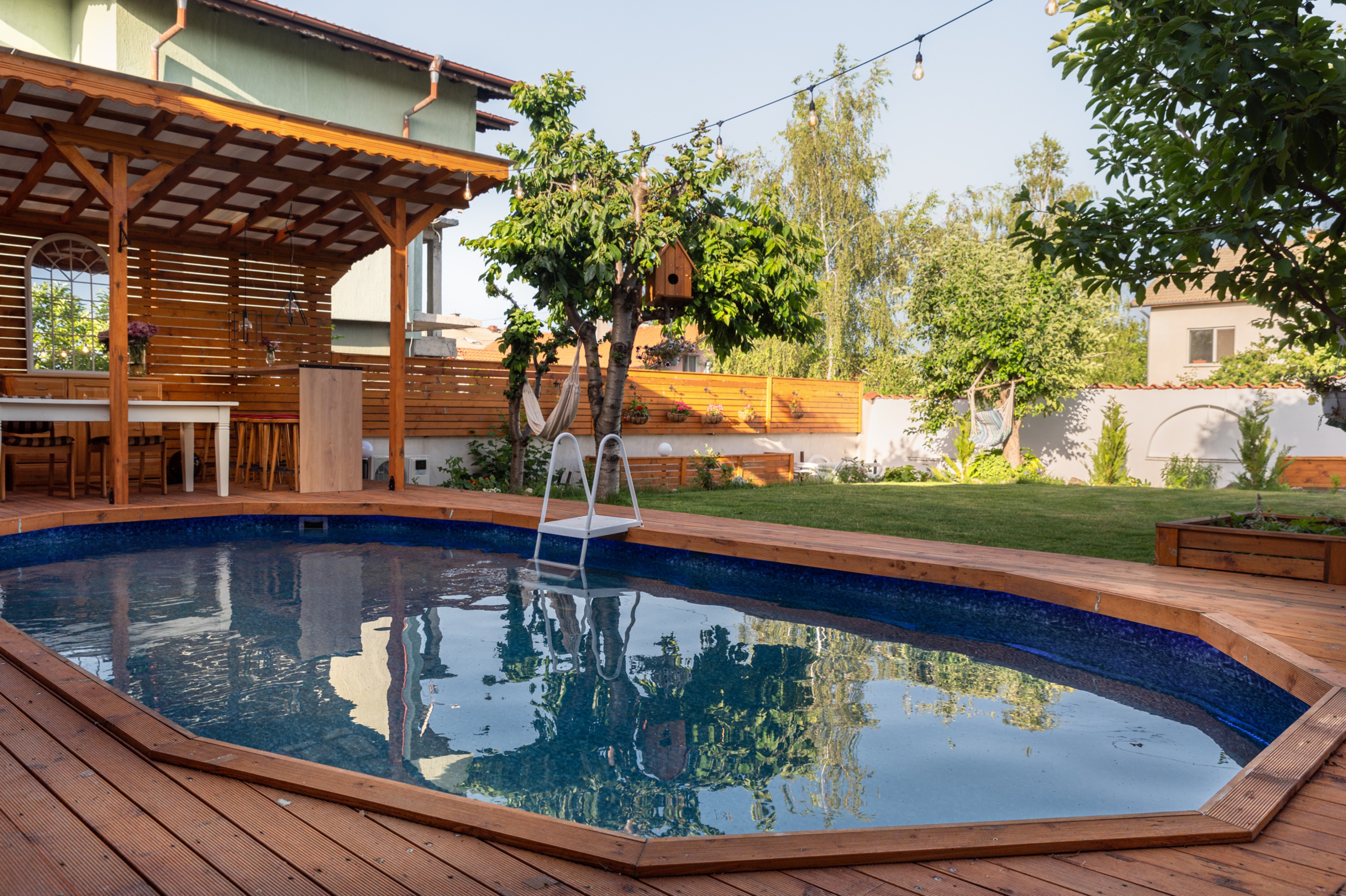 Scoutaround White Logo