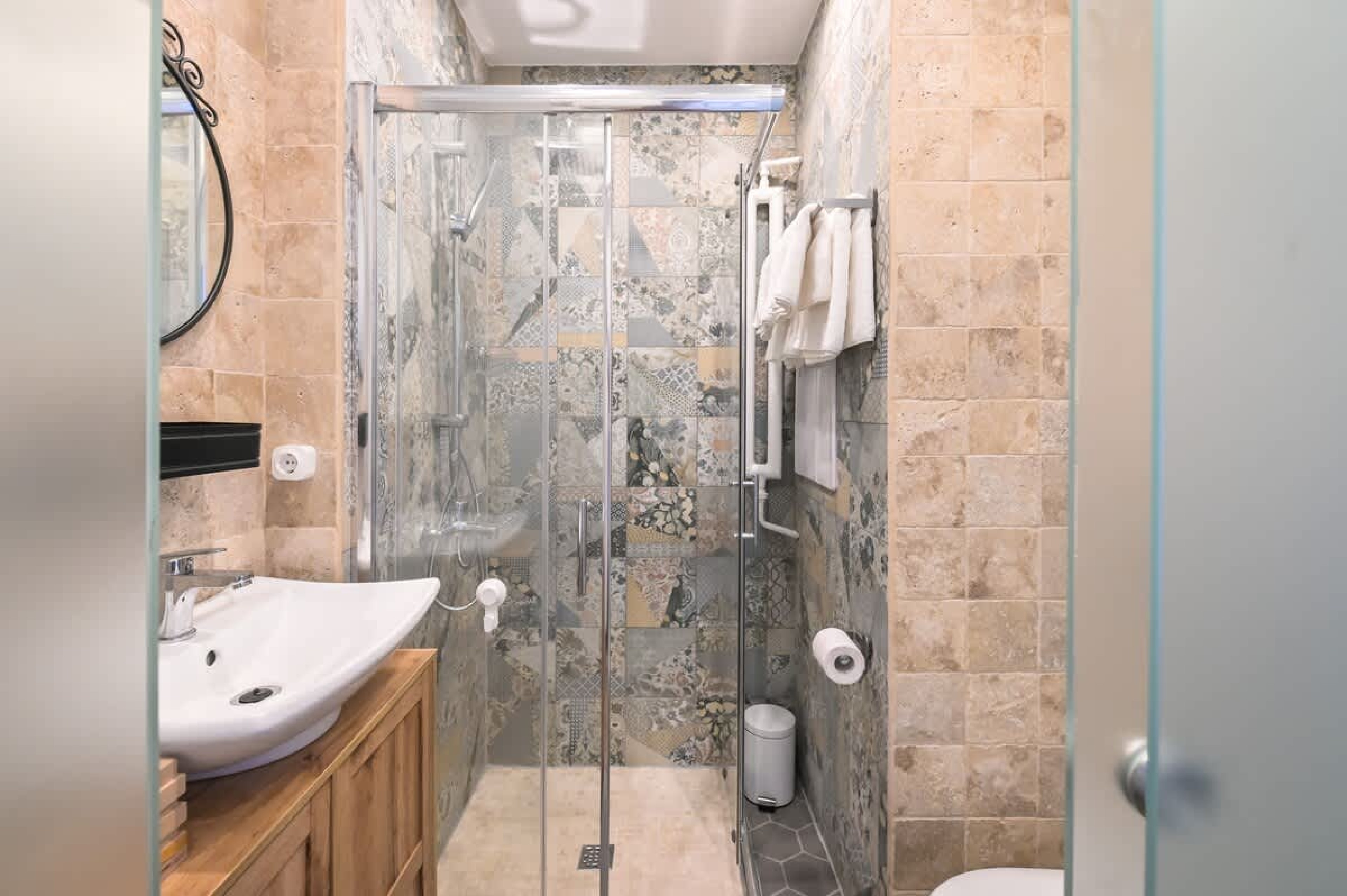 Scoutaround White Logo