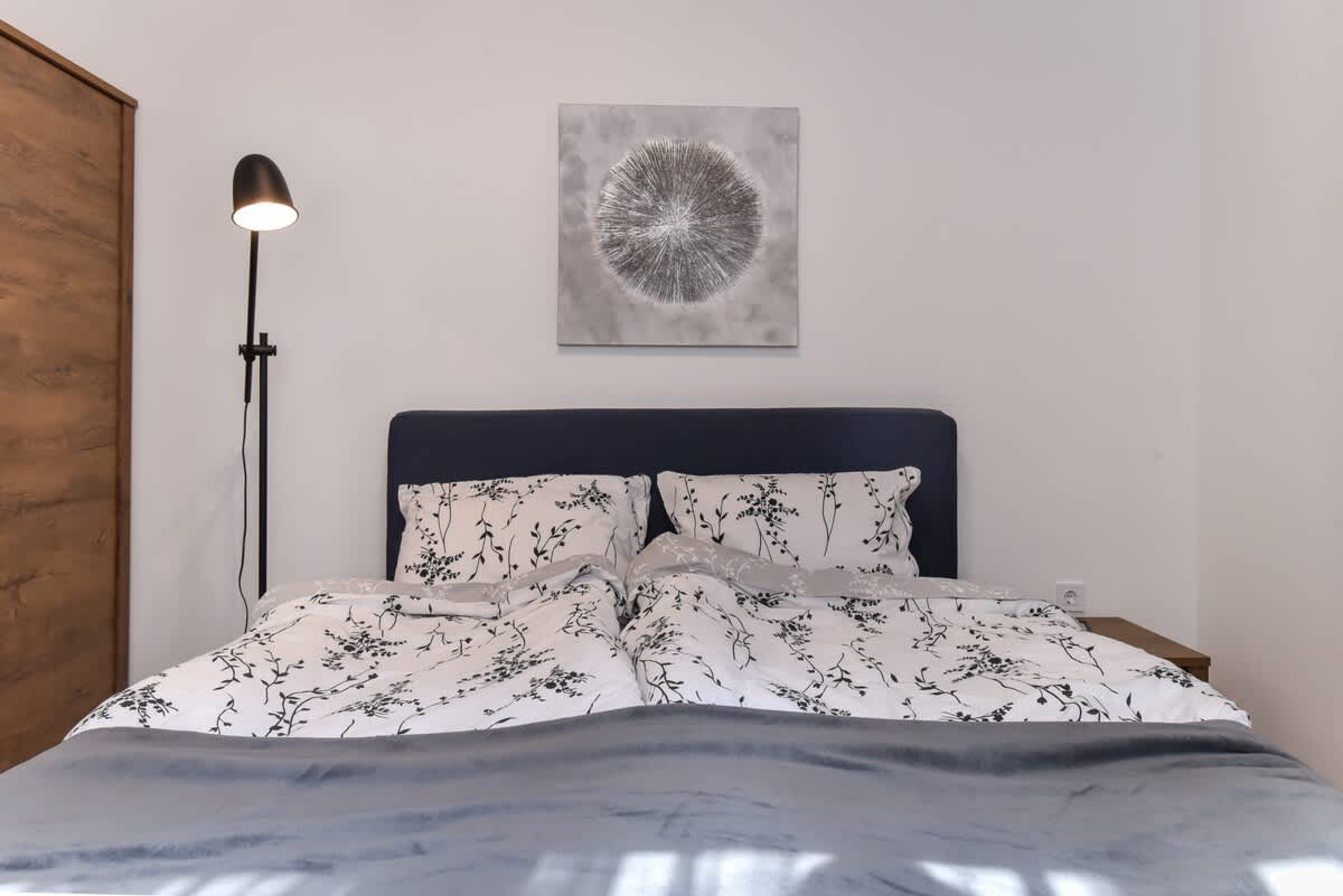 Scoutaround White Logo