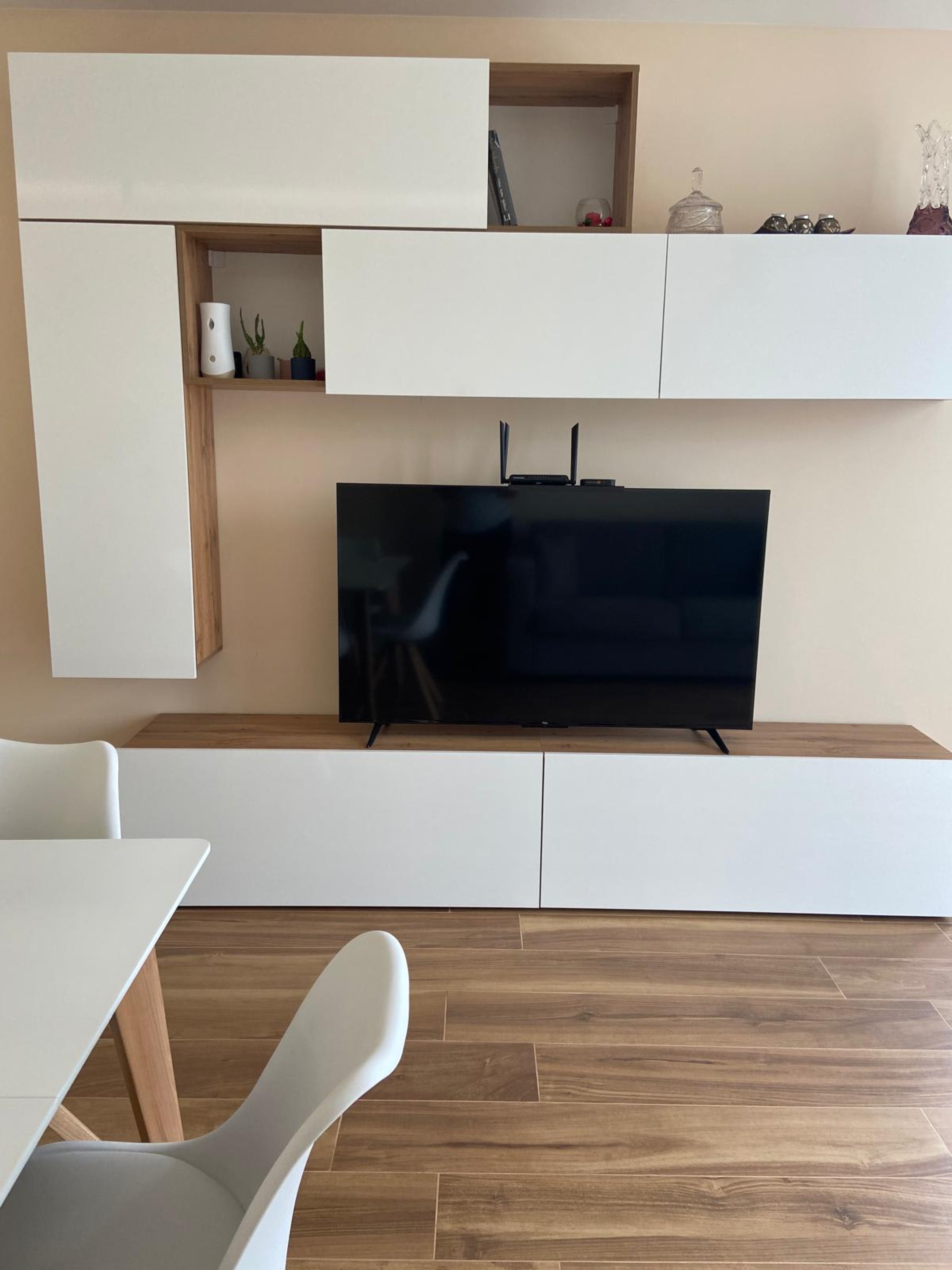 Scoutaround White Logo