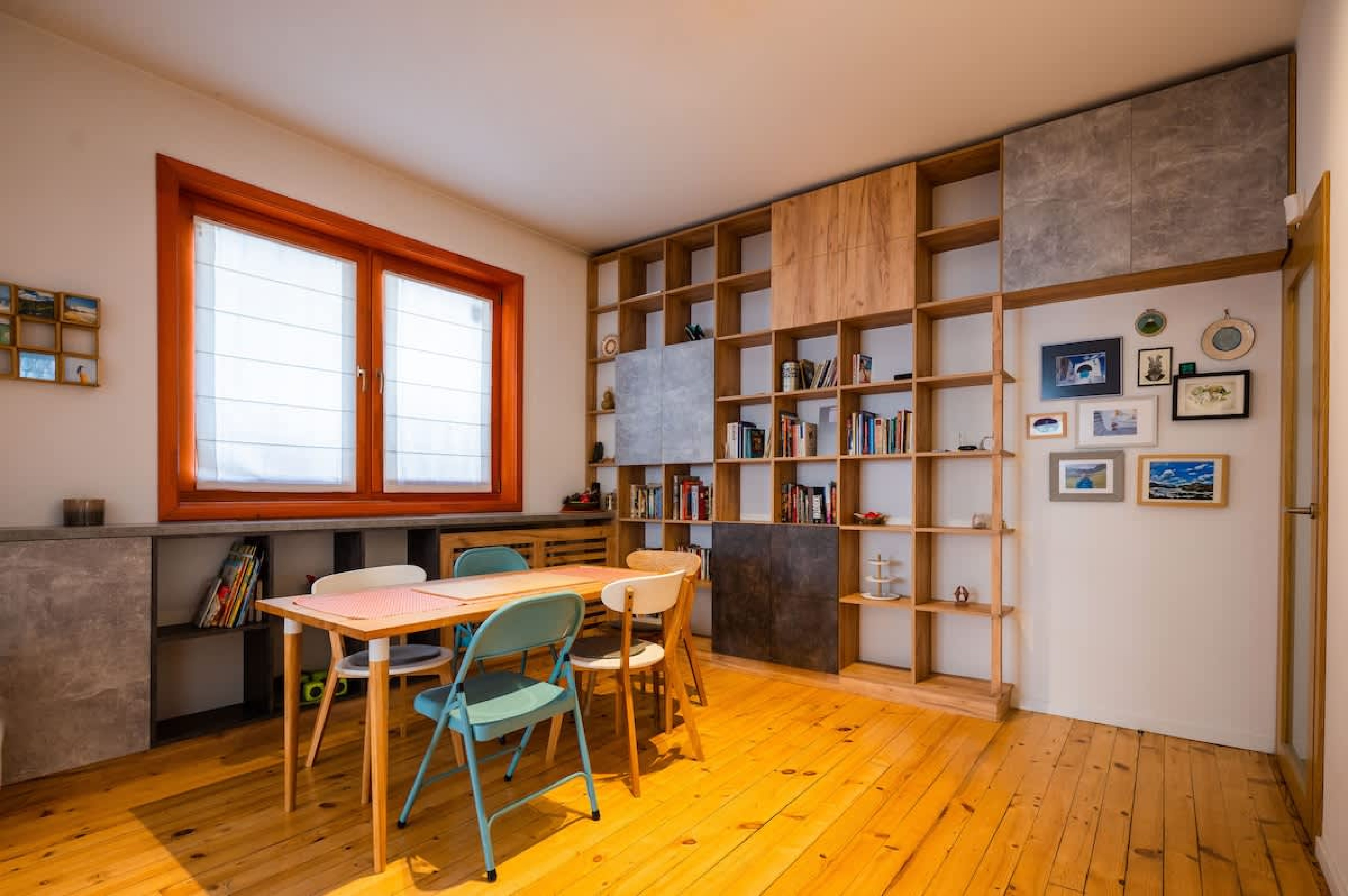 Scoutaround White Logo