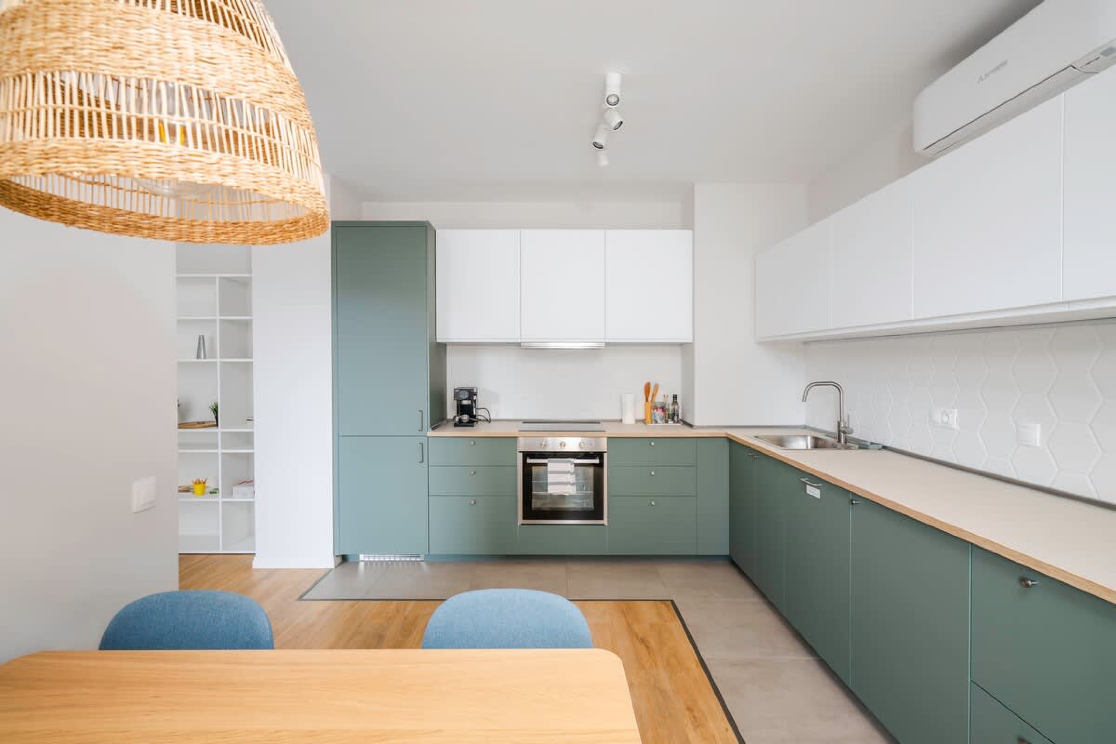 Scoutaround White Logo