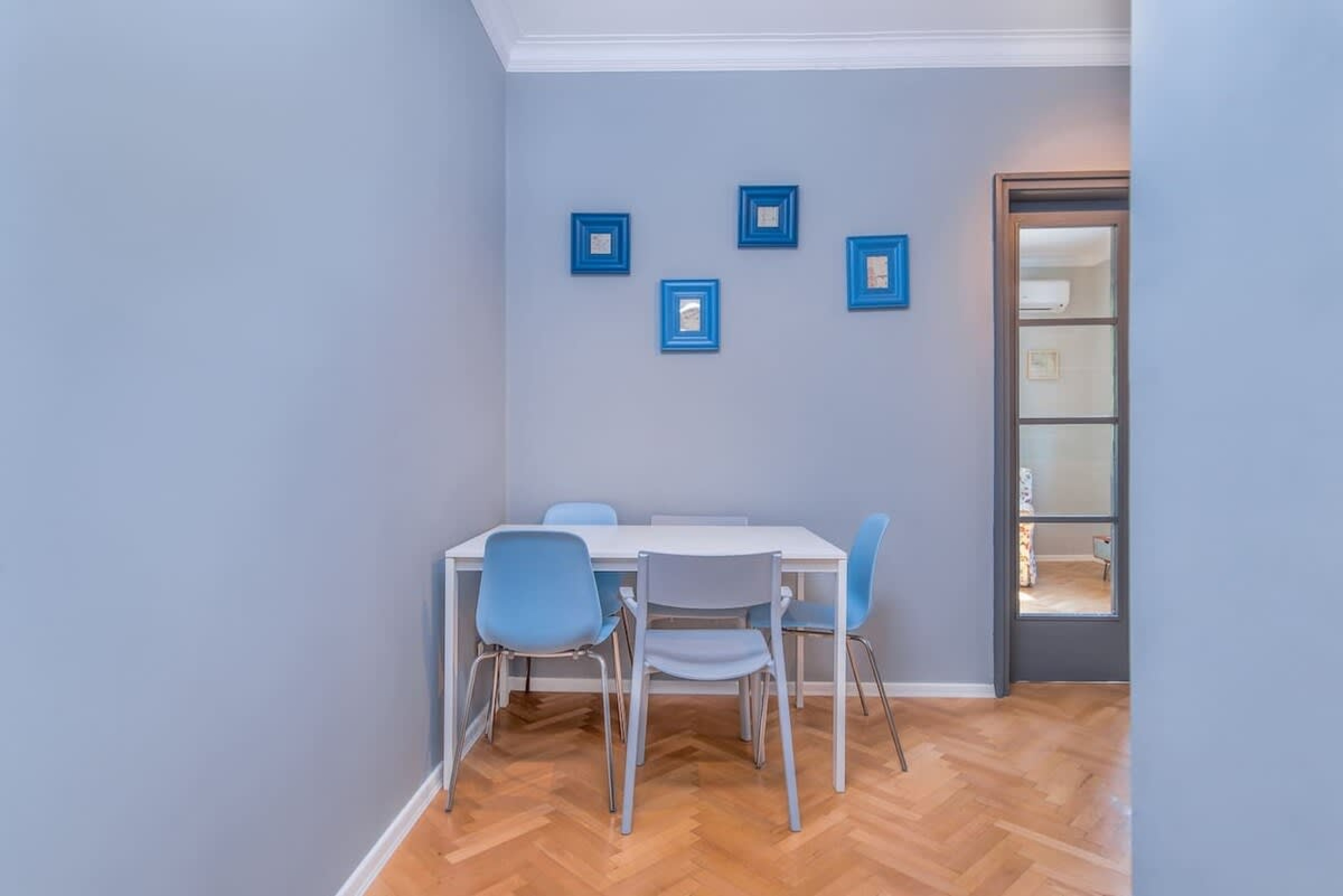 Scoutaround White Logo