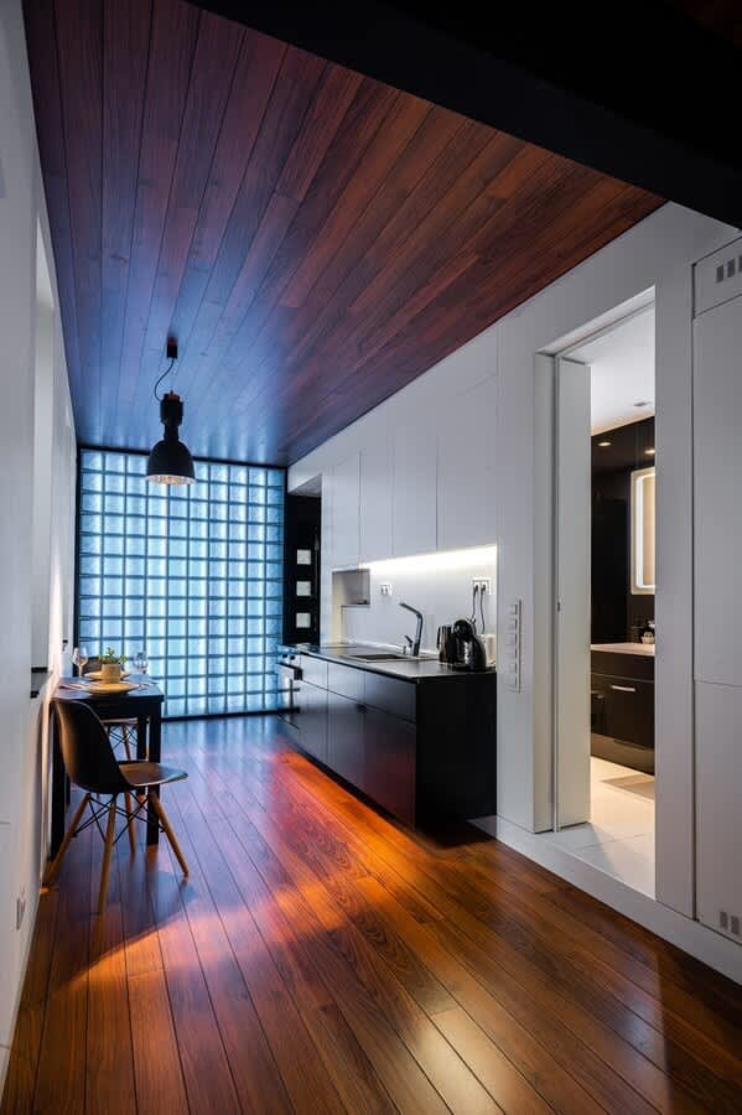 Scoutaround White Logo