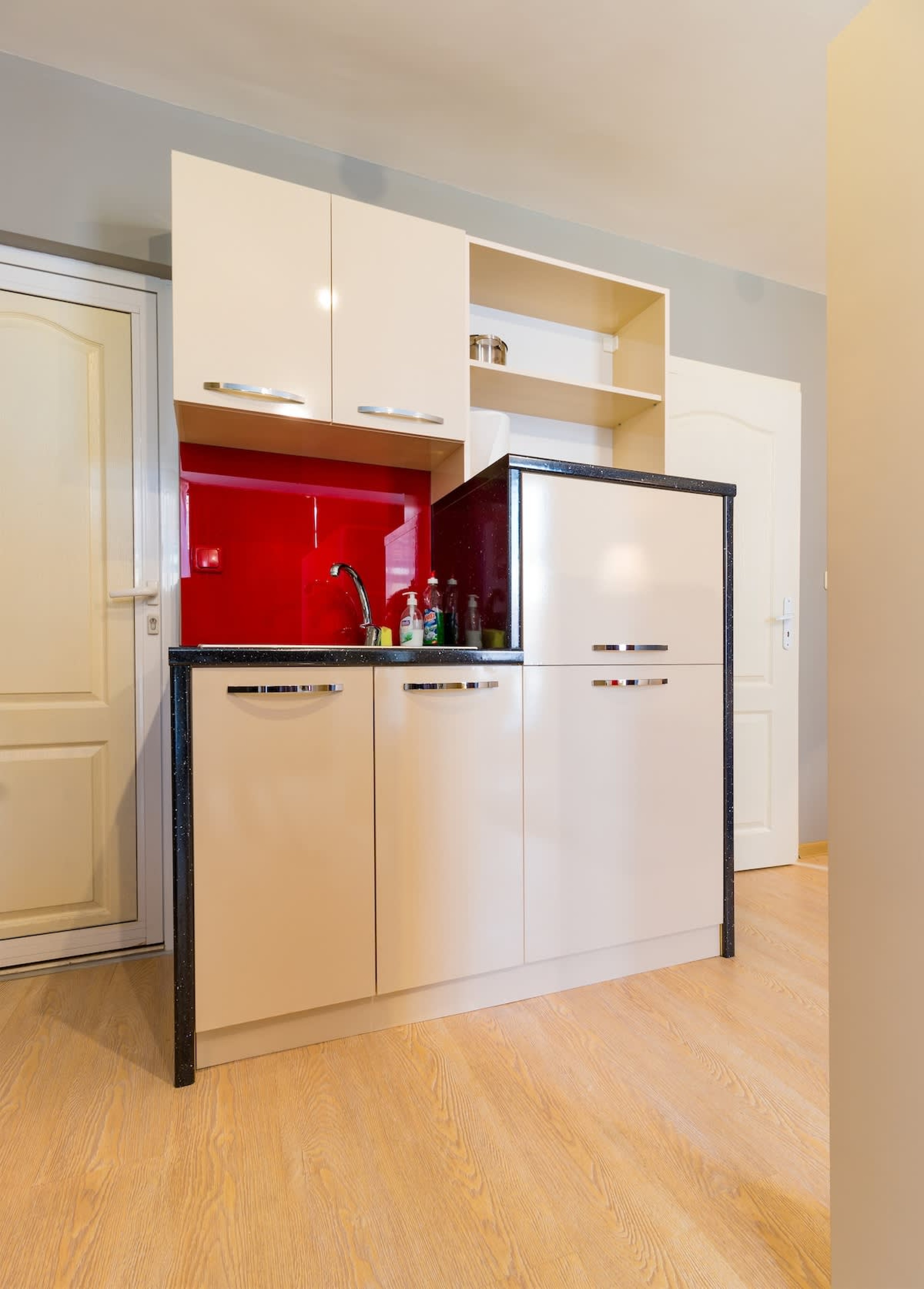 Scoutaround White Logo