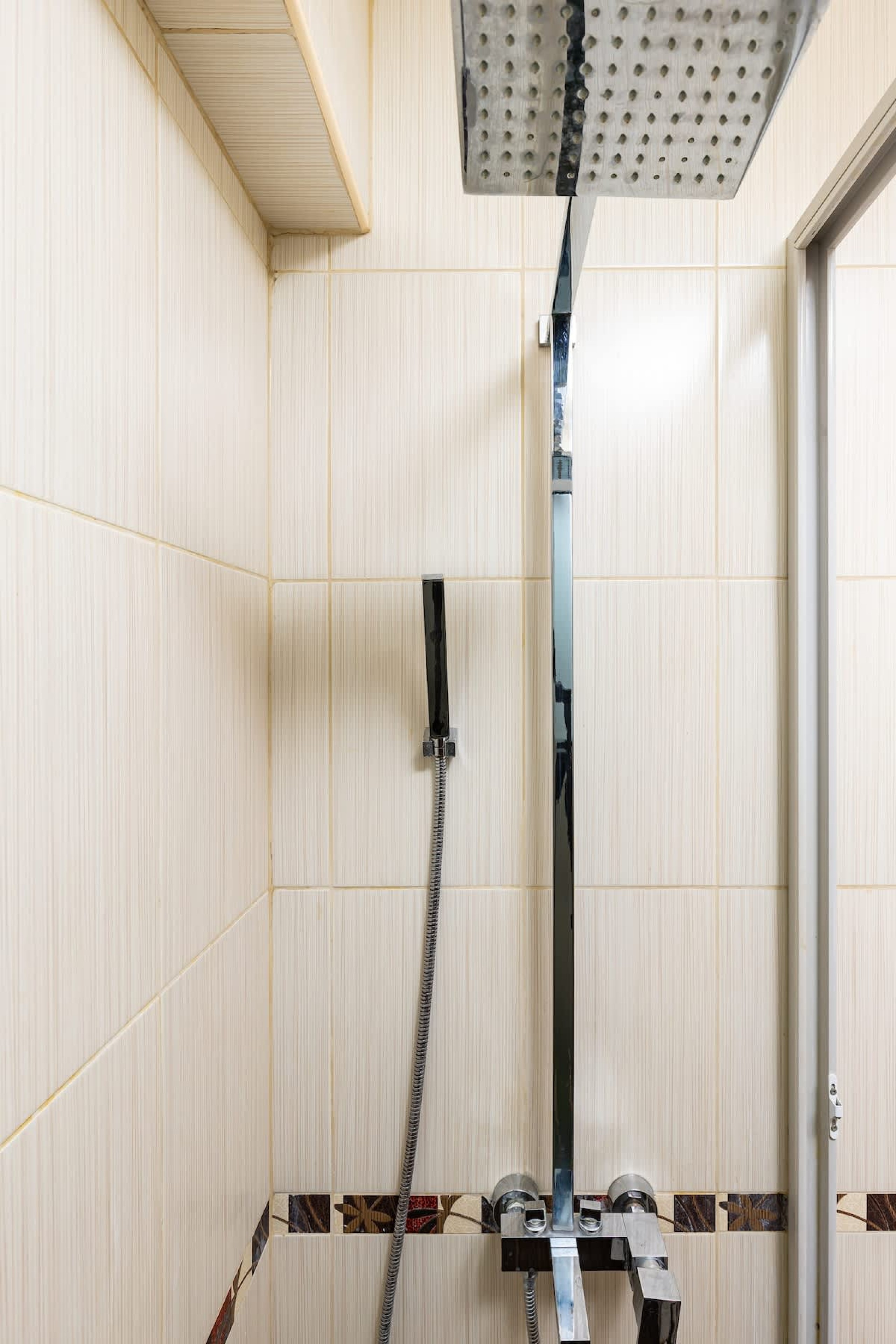 Scoutaround White Logo