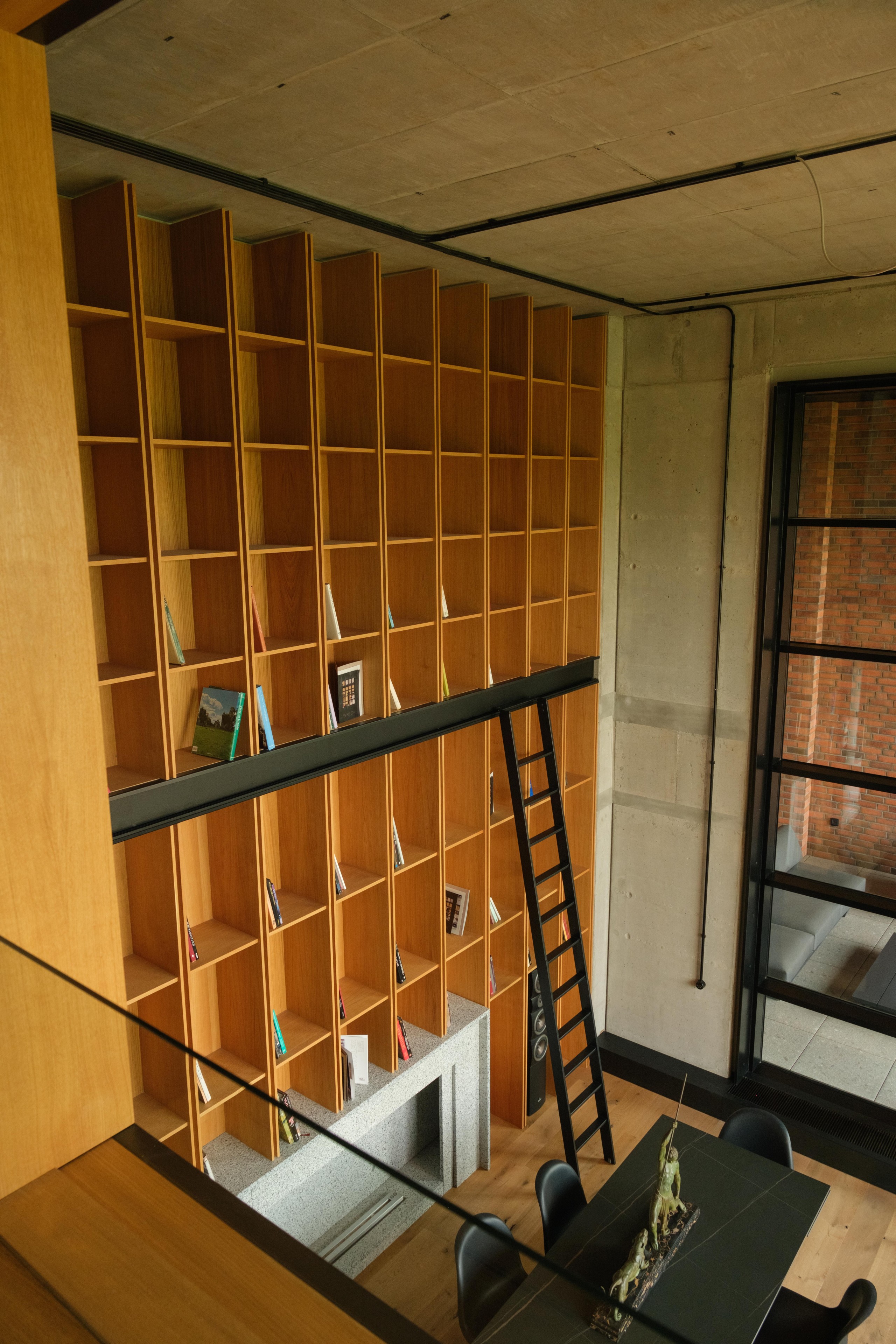 Scoutaround White Logo