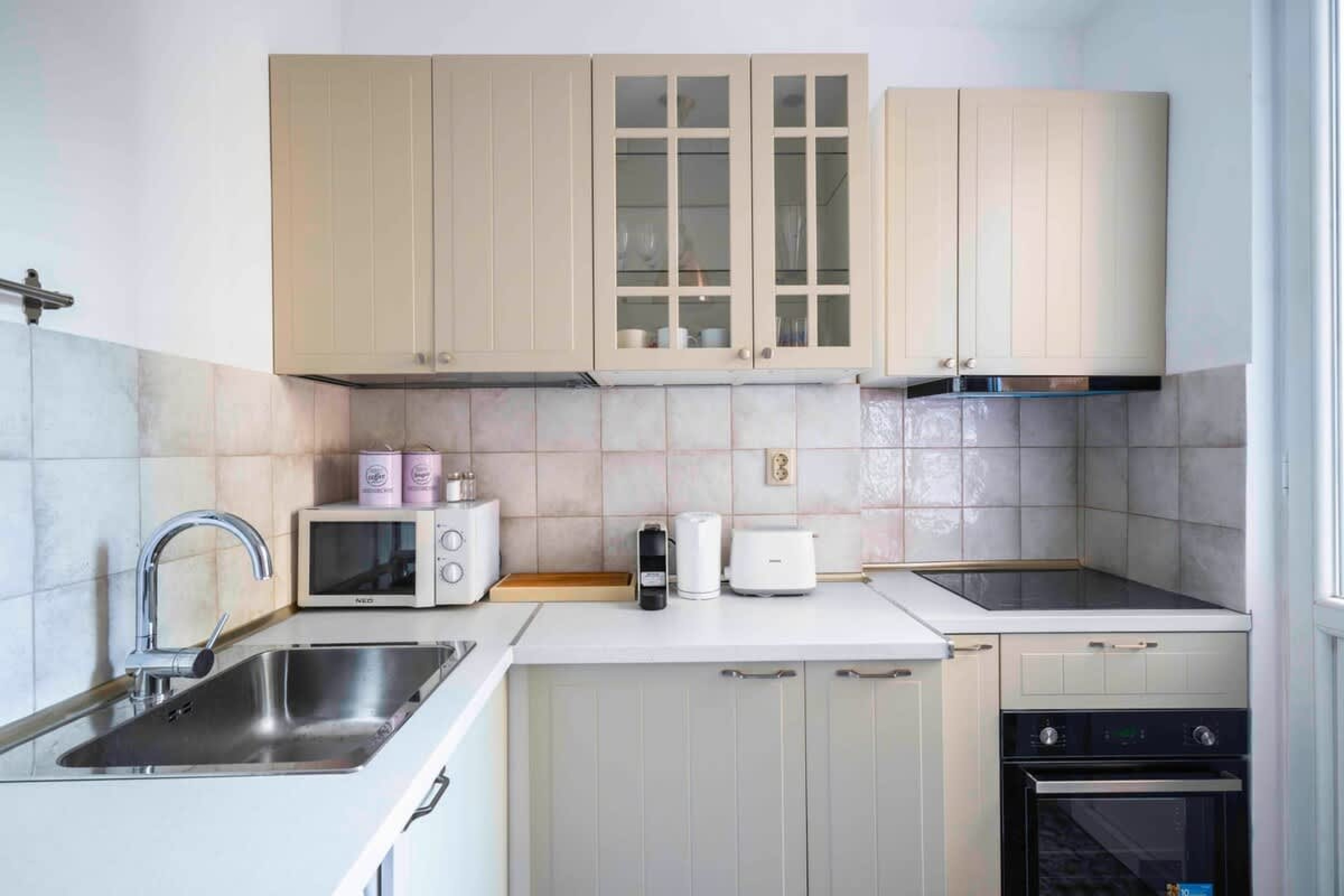 Quiet and Central: 1BD Next to NDK &amp; Vitosha Blvd - Photo 3