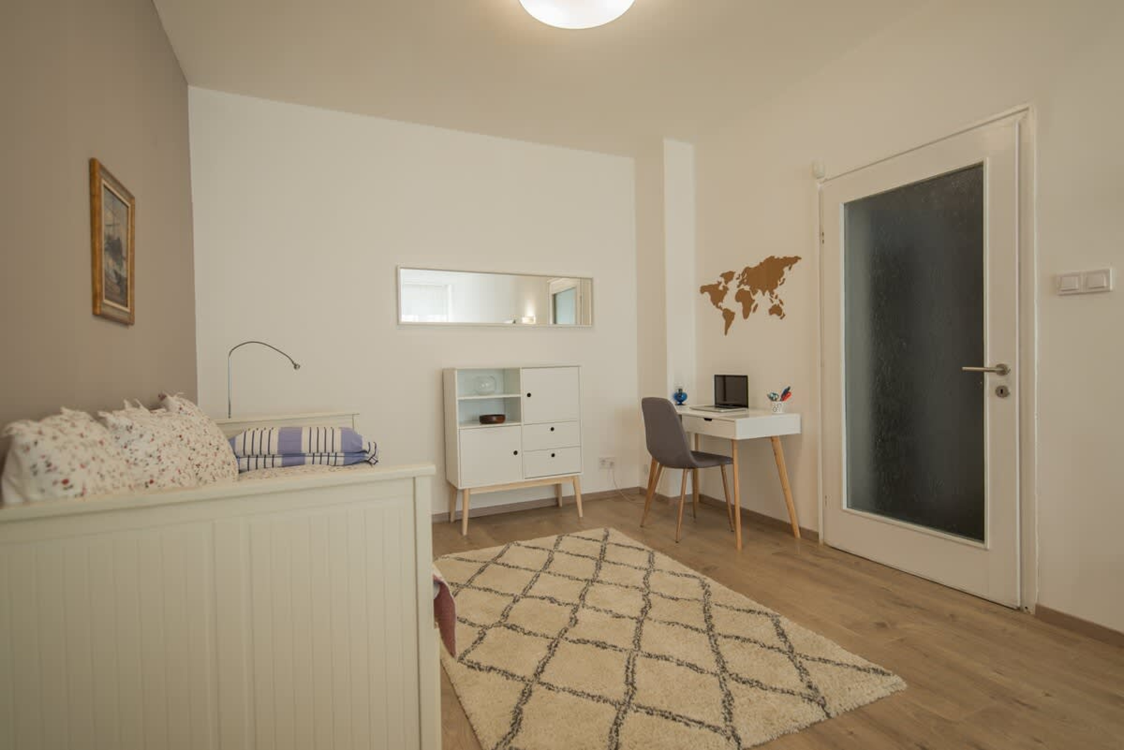 Scoutaround White Logo