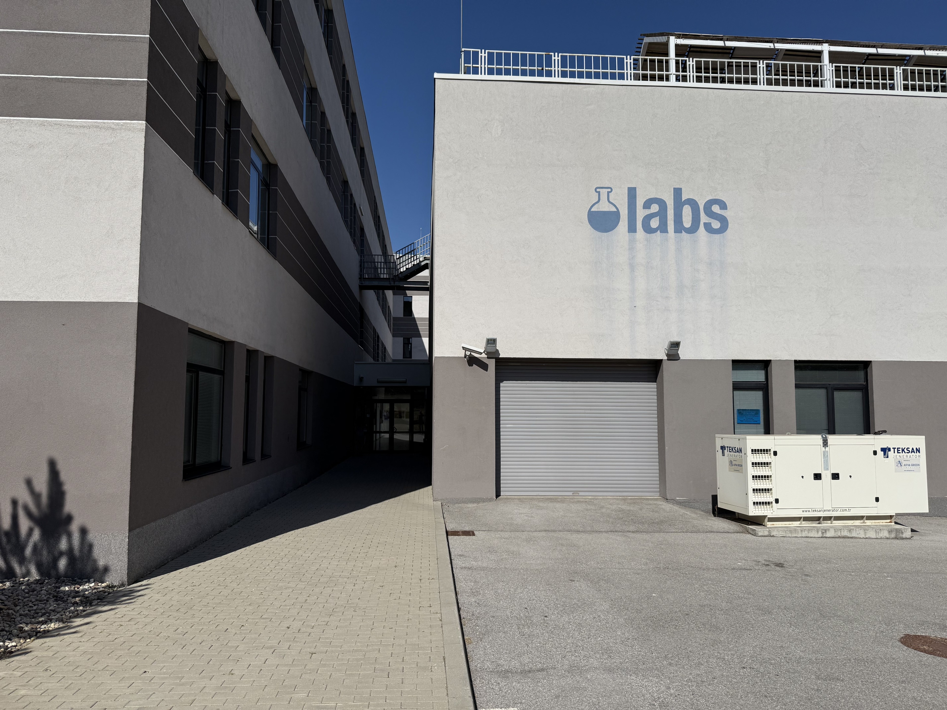 Scoutaround White Logo