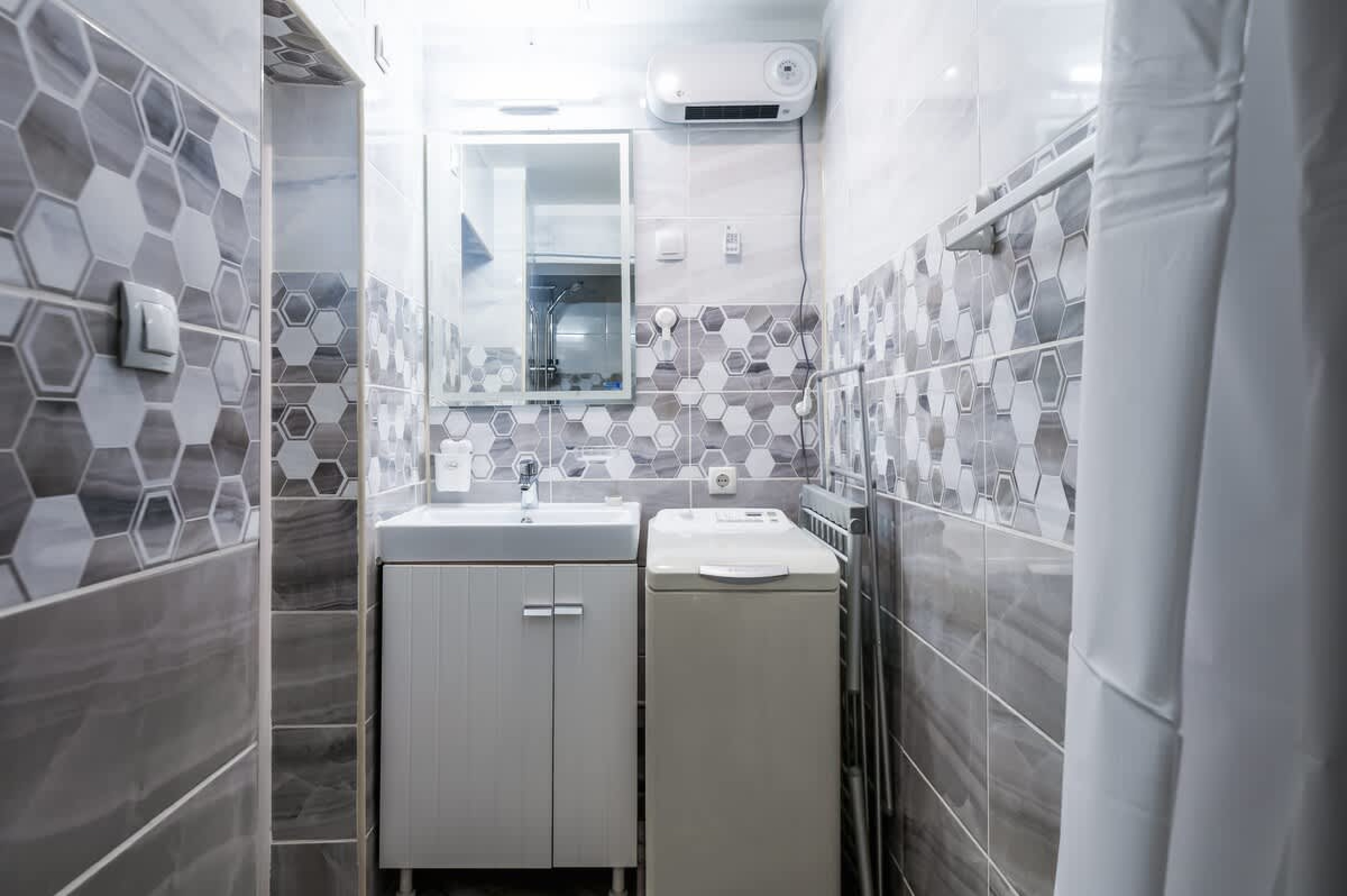 Scoutaround White Logo