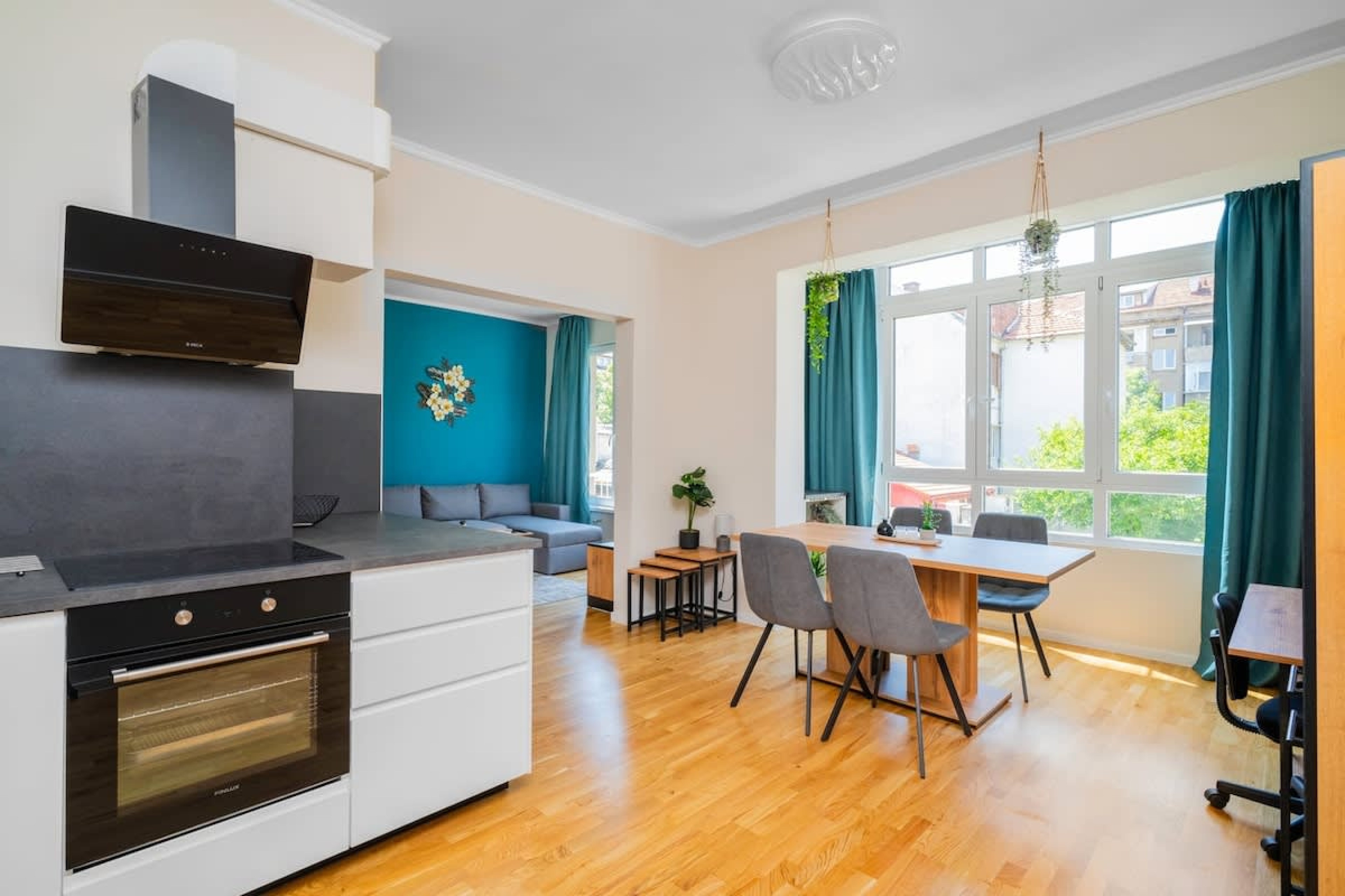 Scoutaround White Logo