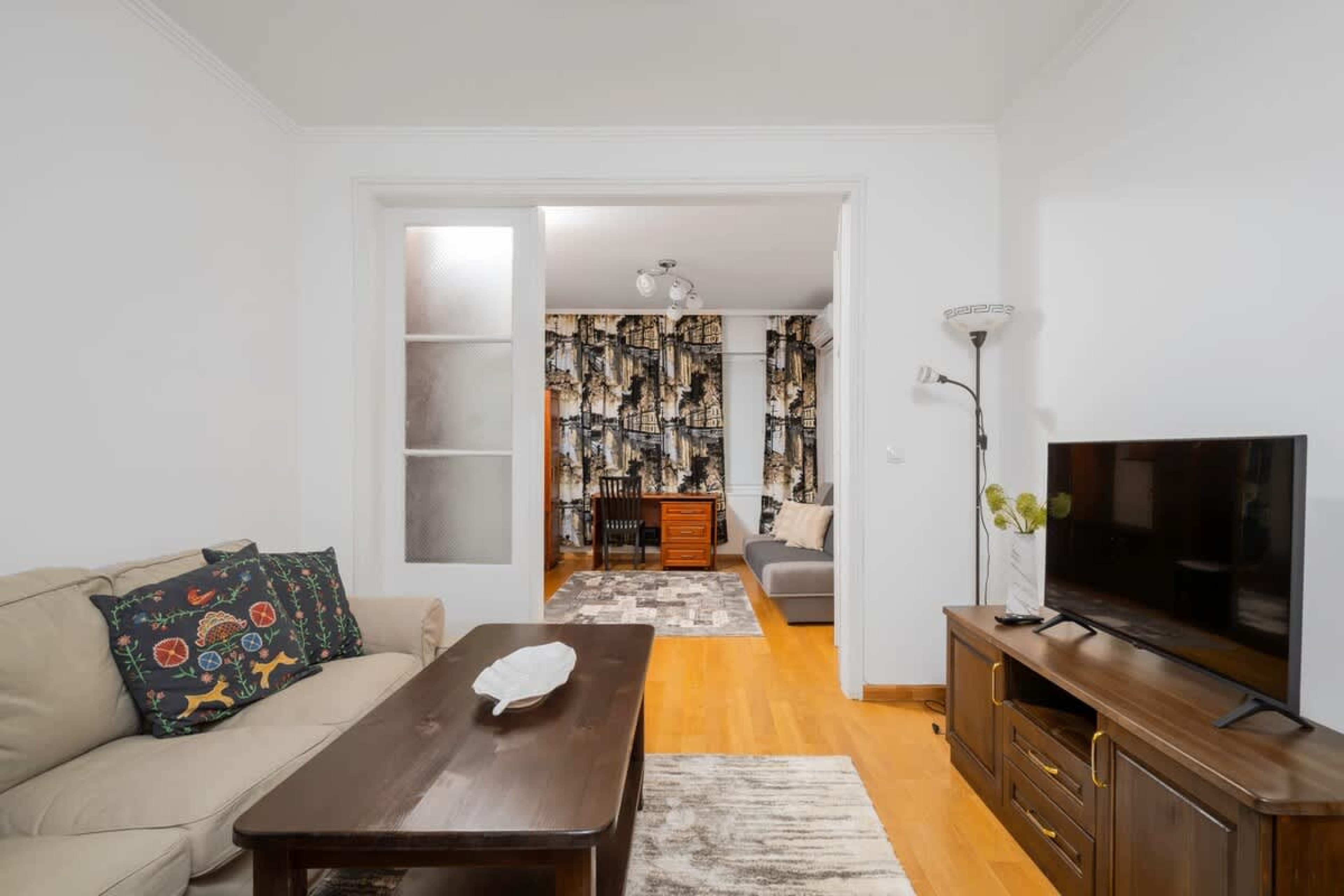 Scoutaround White Logo