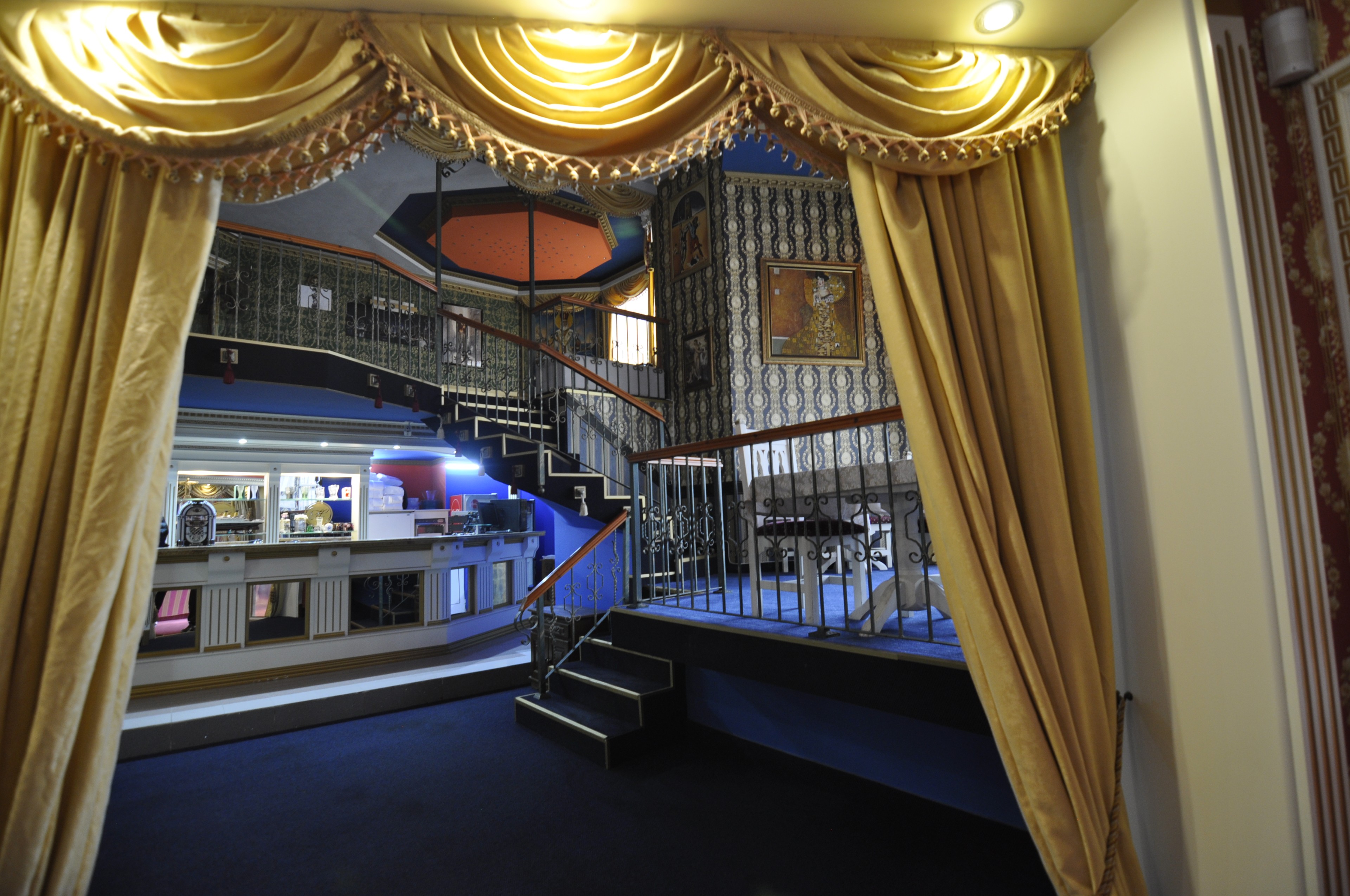 Scoutaround White Logo