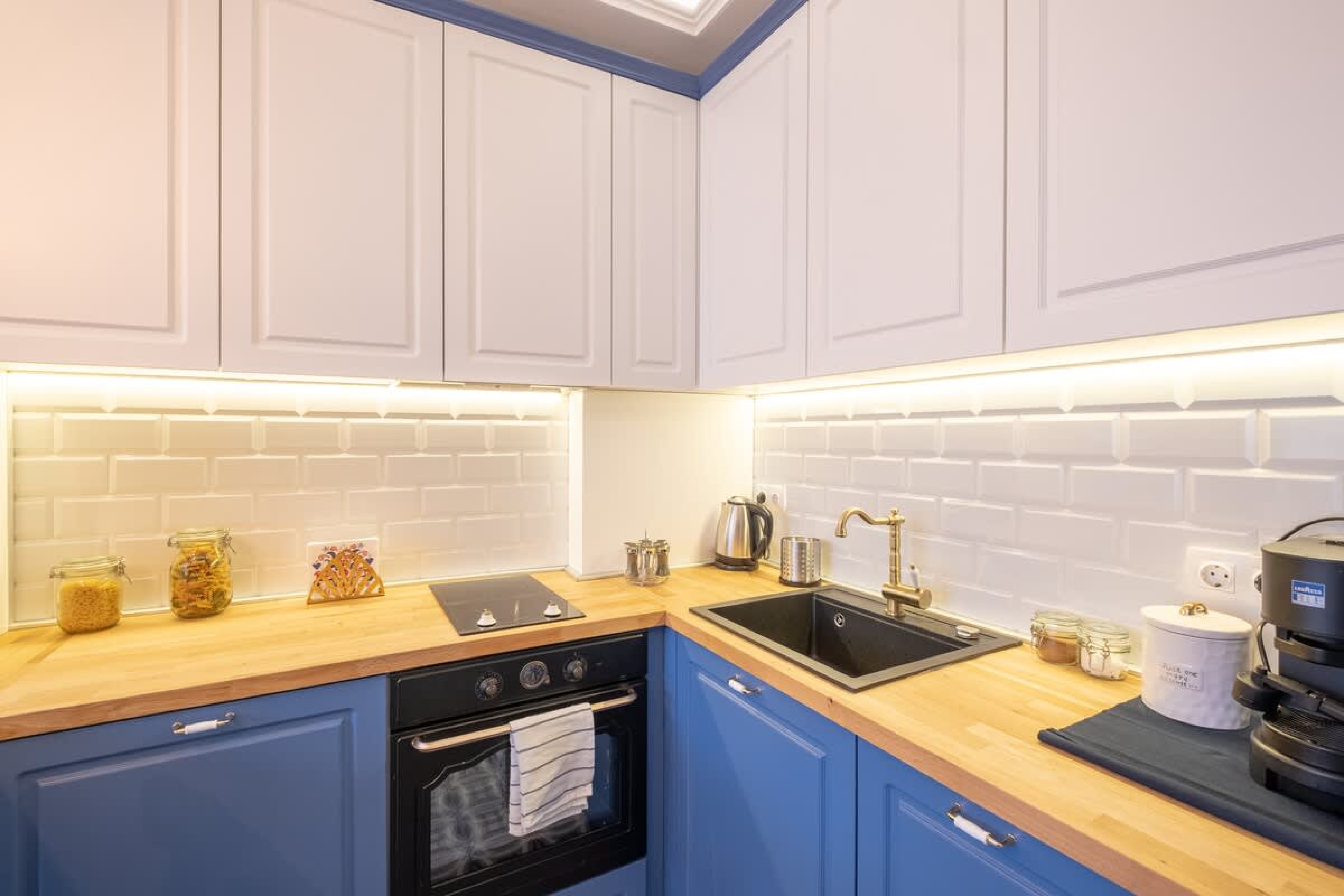 Scoutaround White Logo