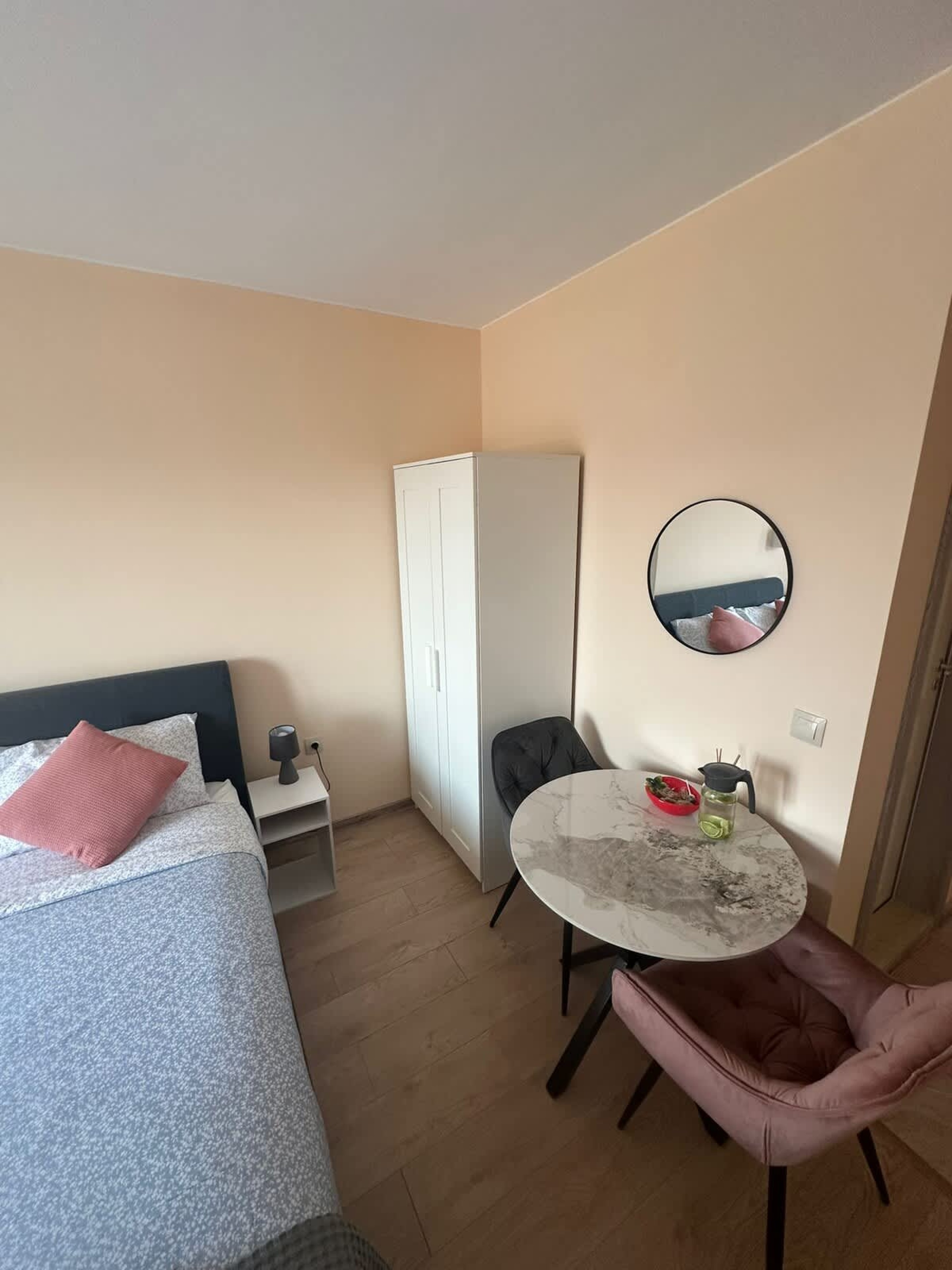 Scoutaround White Logo