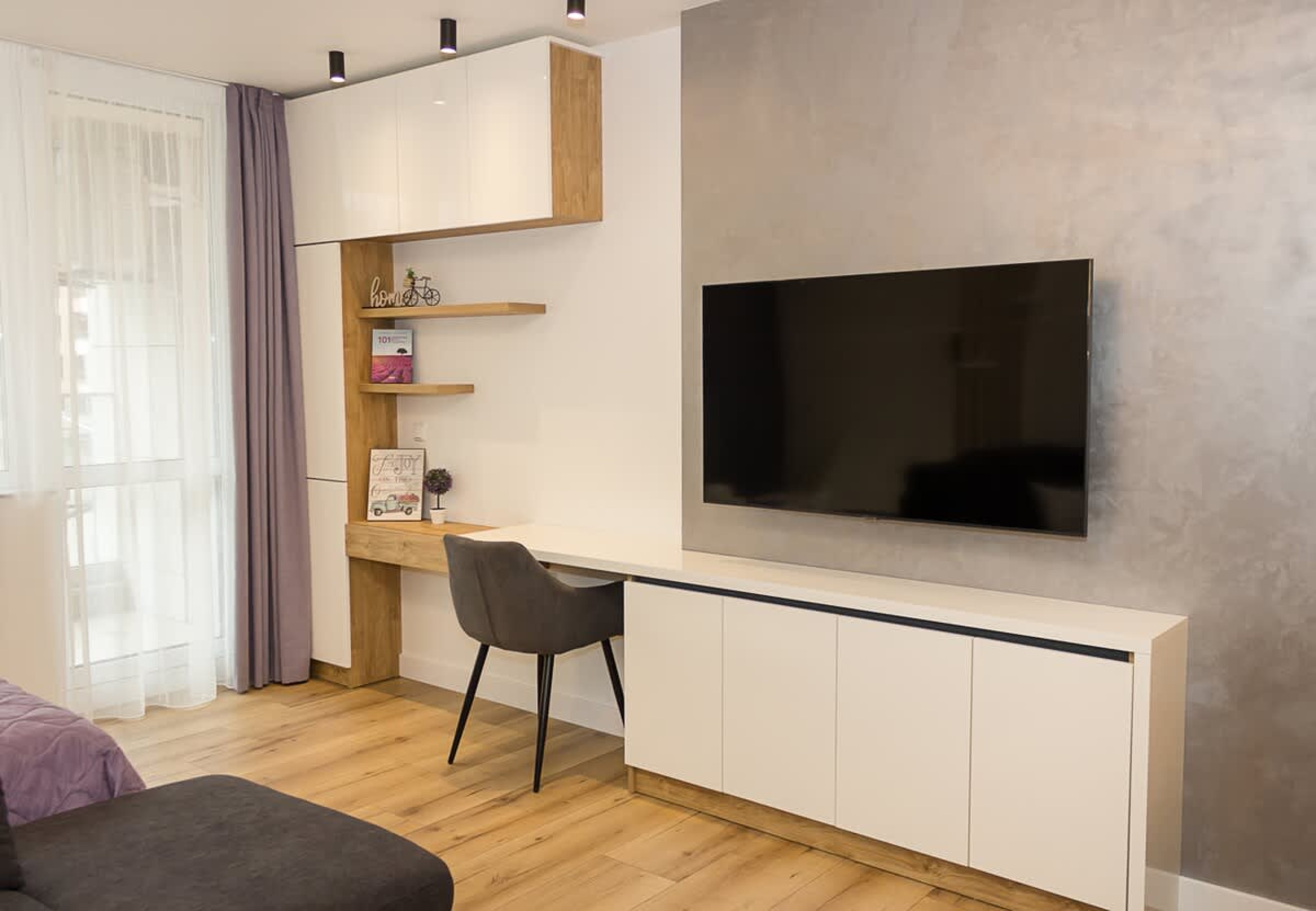 Scoutaround White Logo