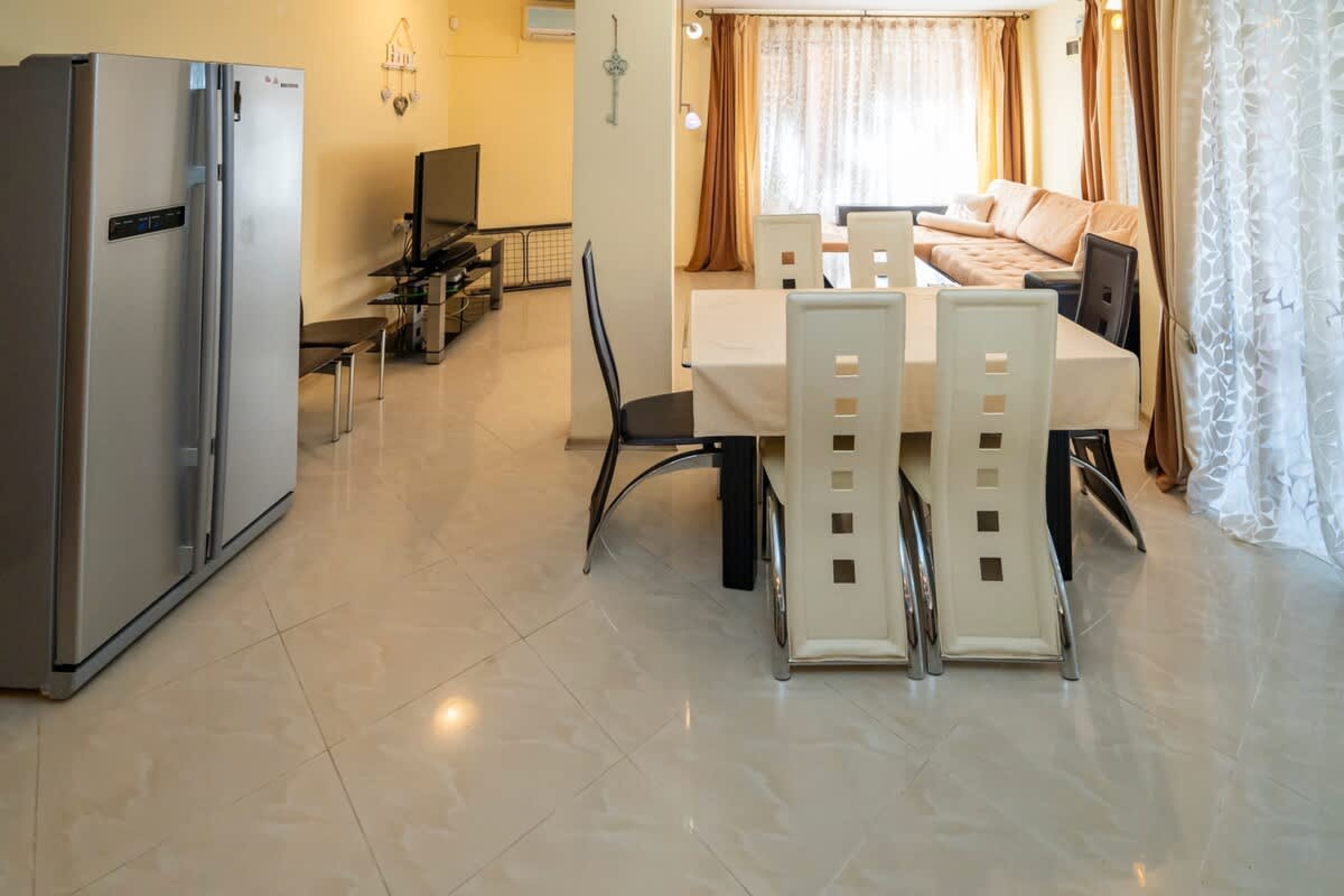 The Family Courtyard - Very LARGE 2BD Apartment - Photo 8