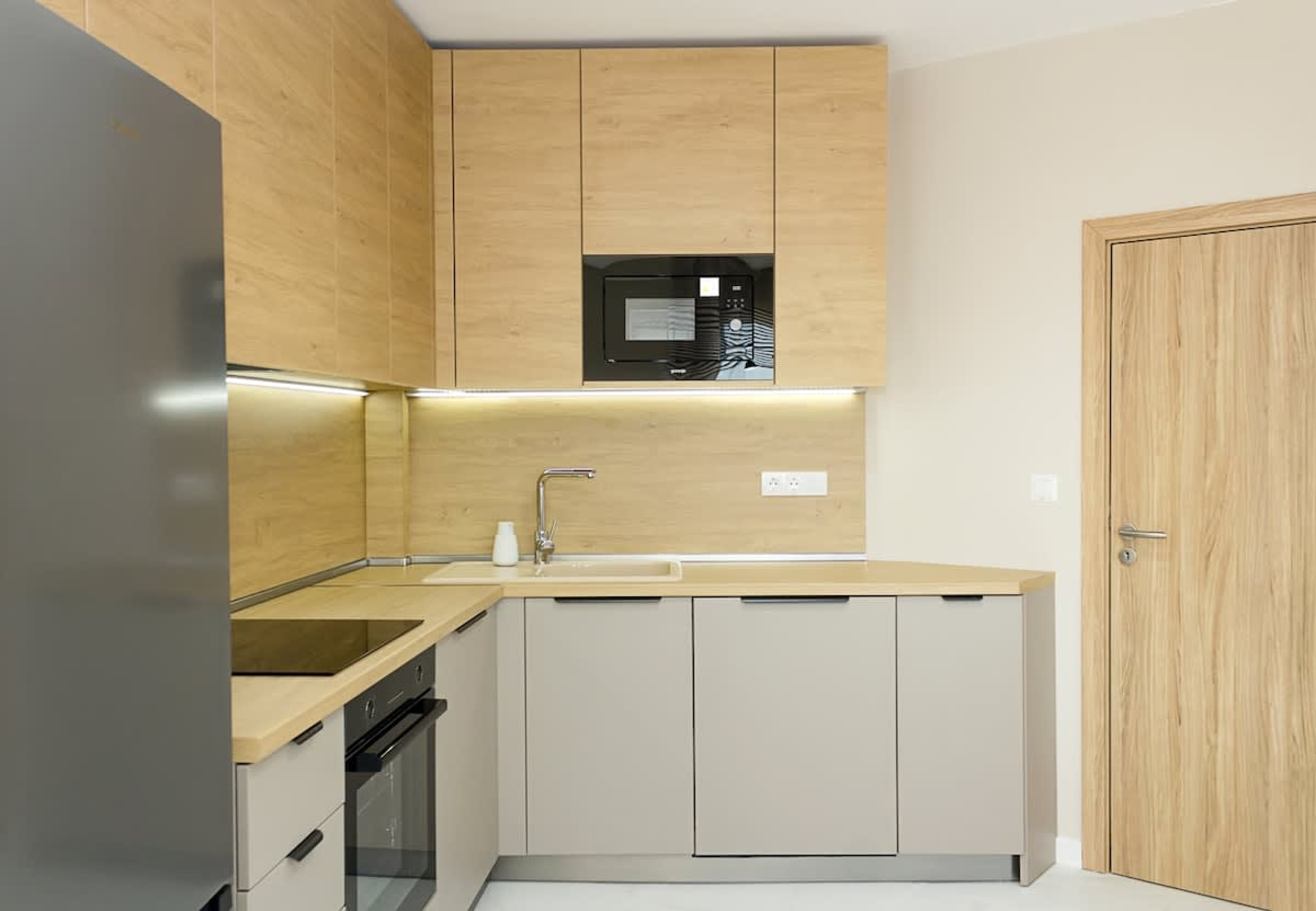 Scoutaround White Logo