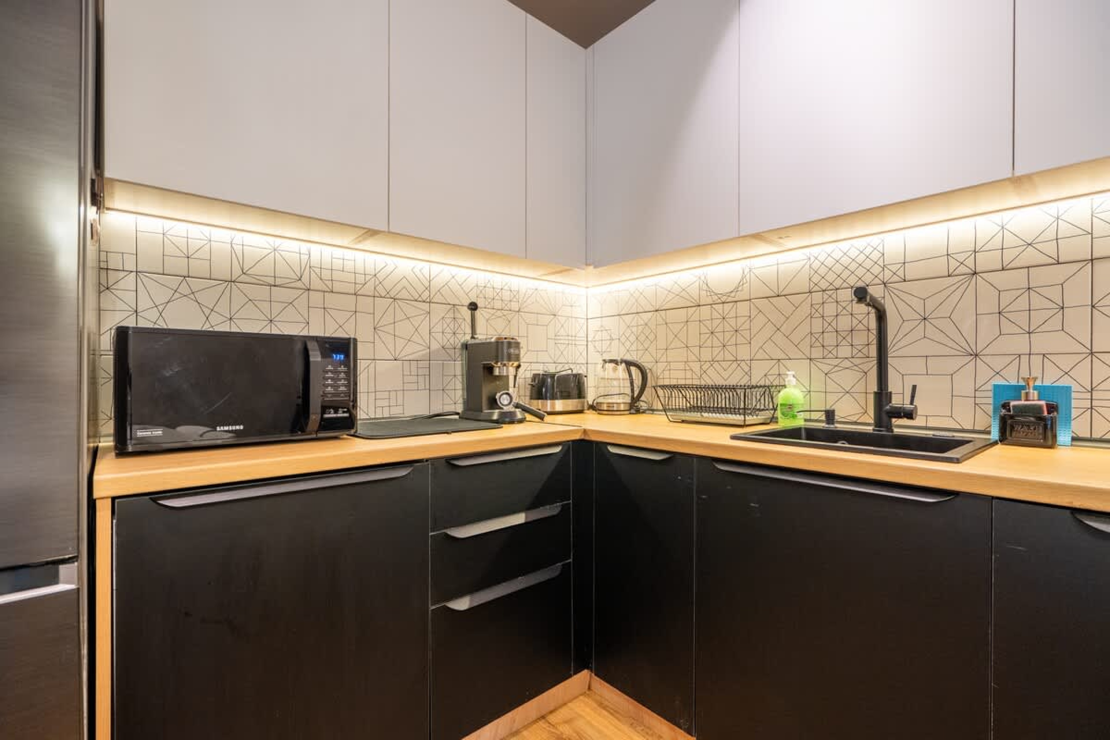 Scoutaround White Logo