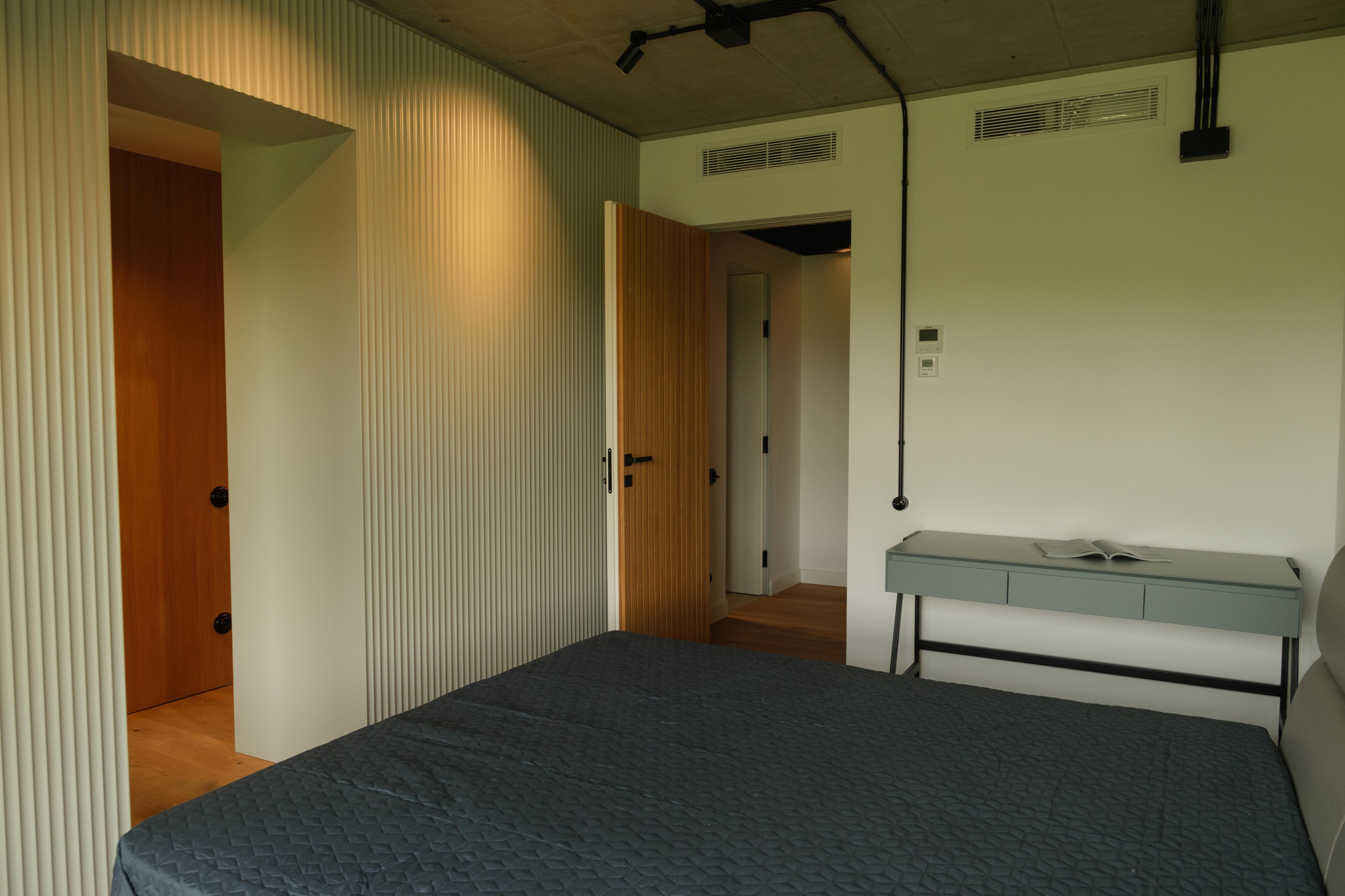 Scoutaround White Logo