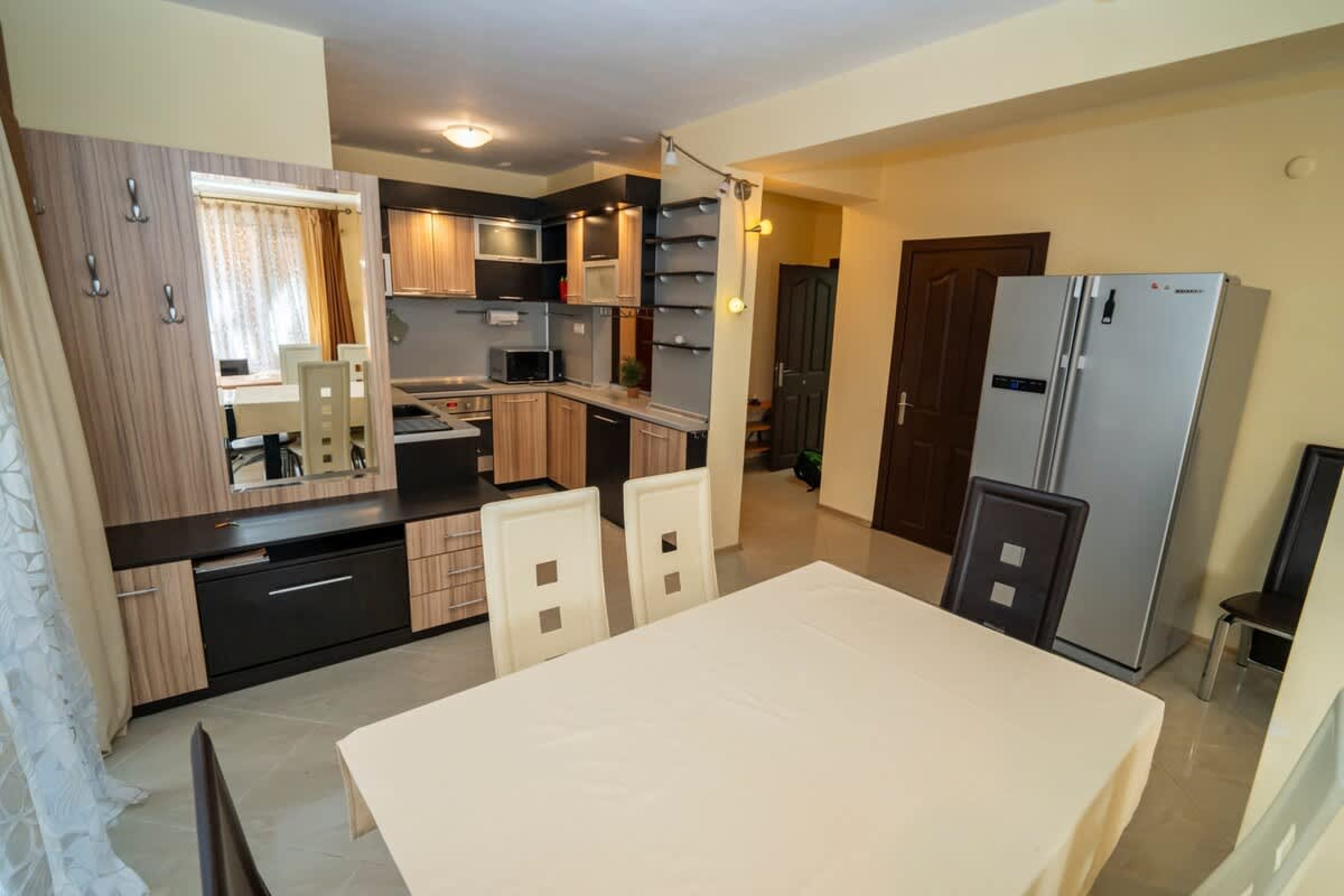 The Family Courtyard - Very LARGE 2BD Apartment - Photo 11