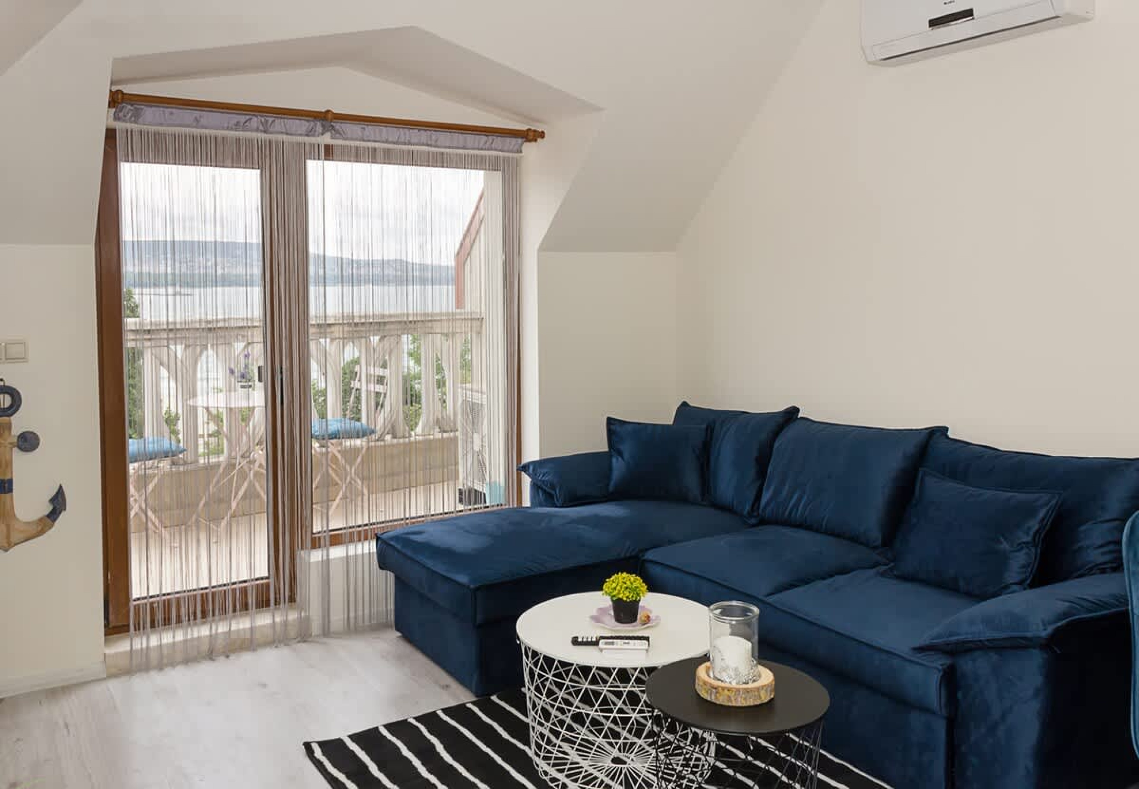 Scoutaround White Logo