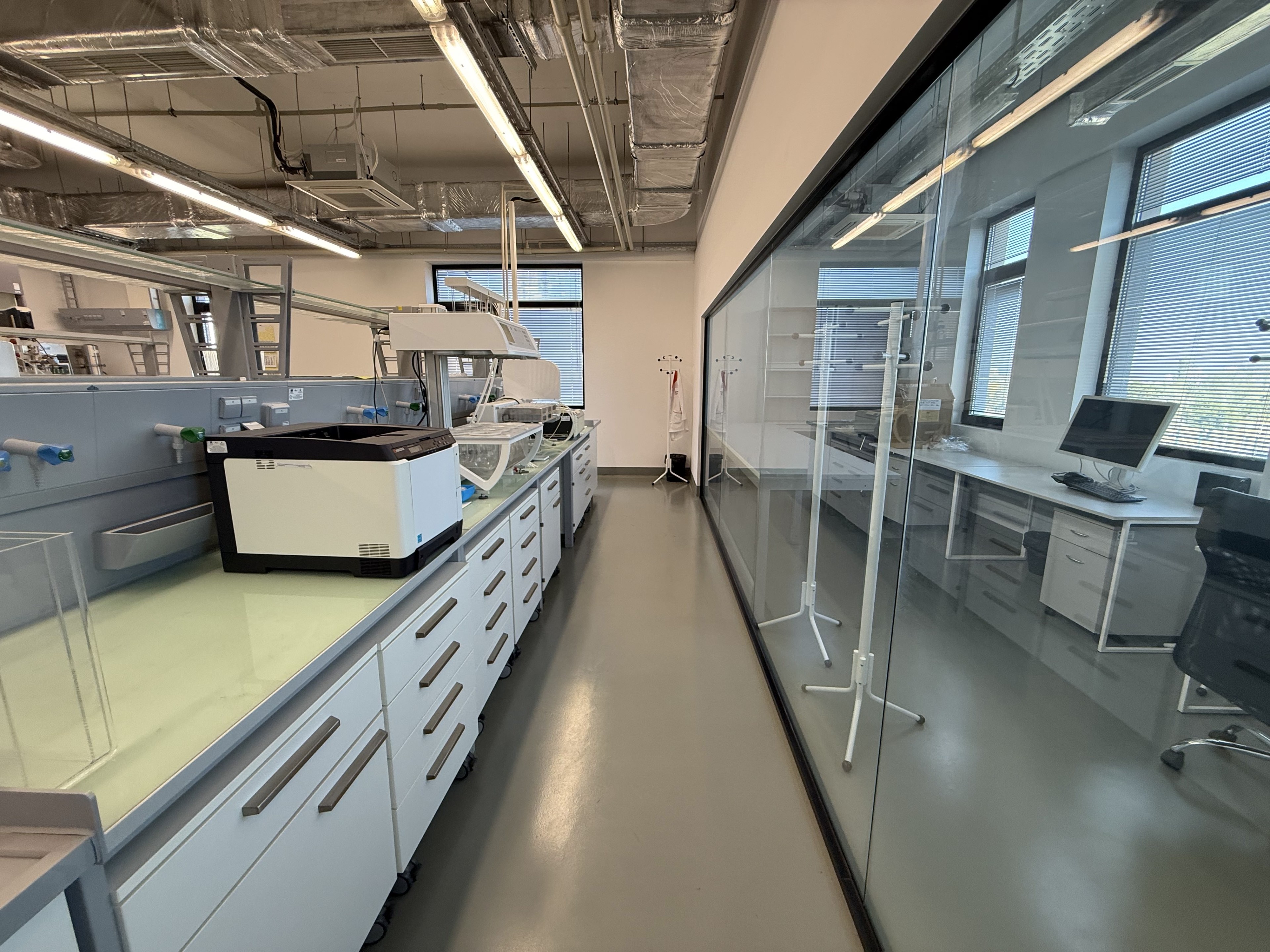 Scoutaround White Logo