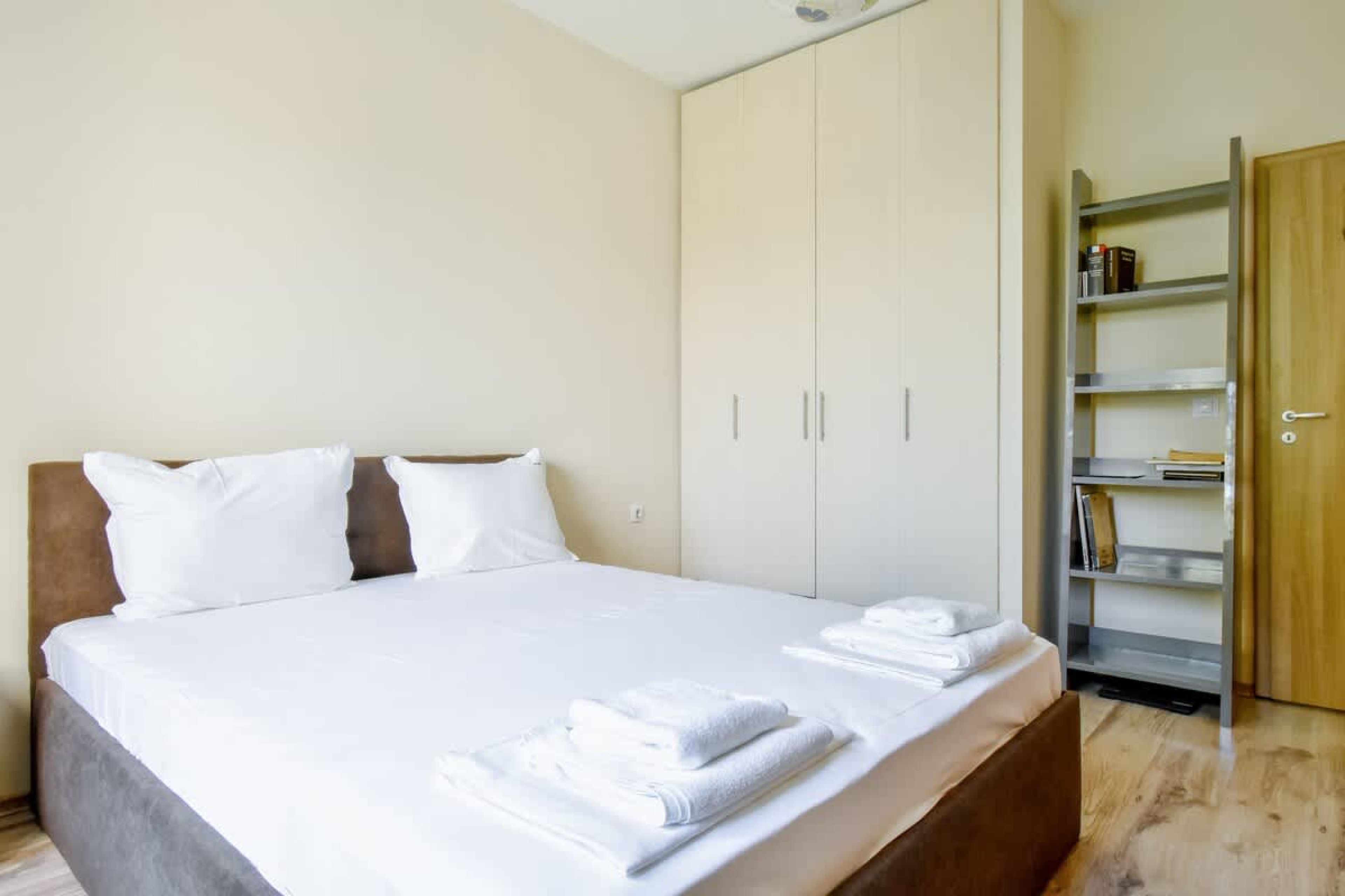 Scoutaround White Logo