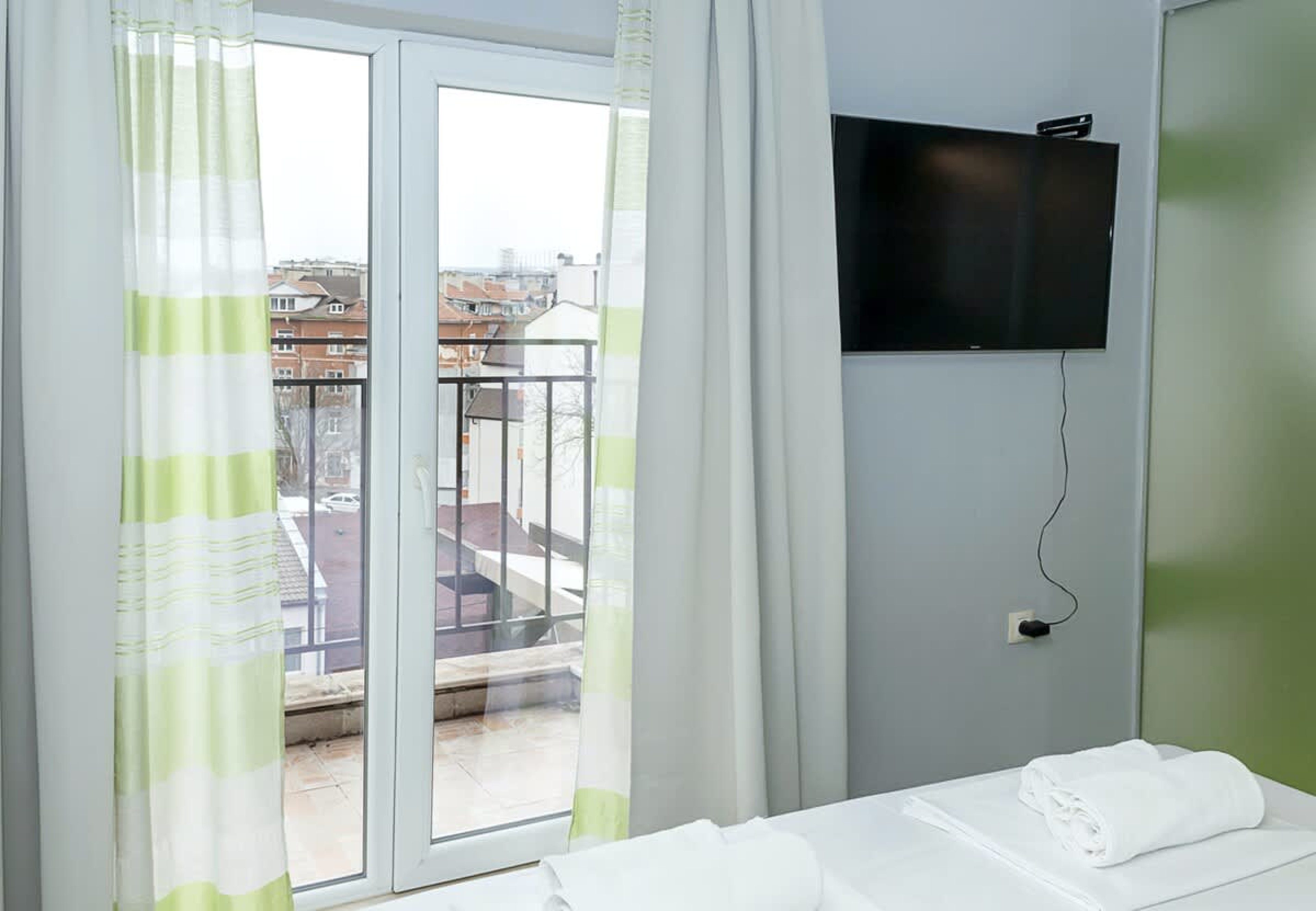 Scoutaround White Logo