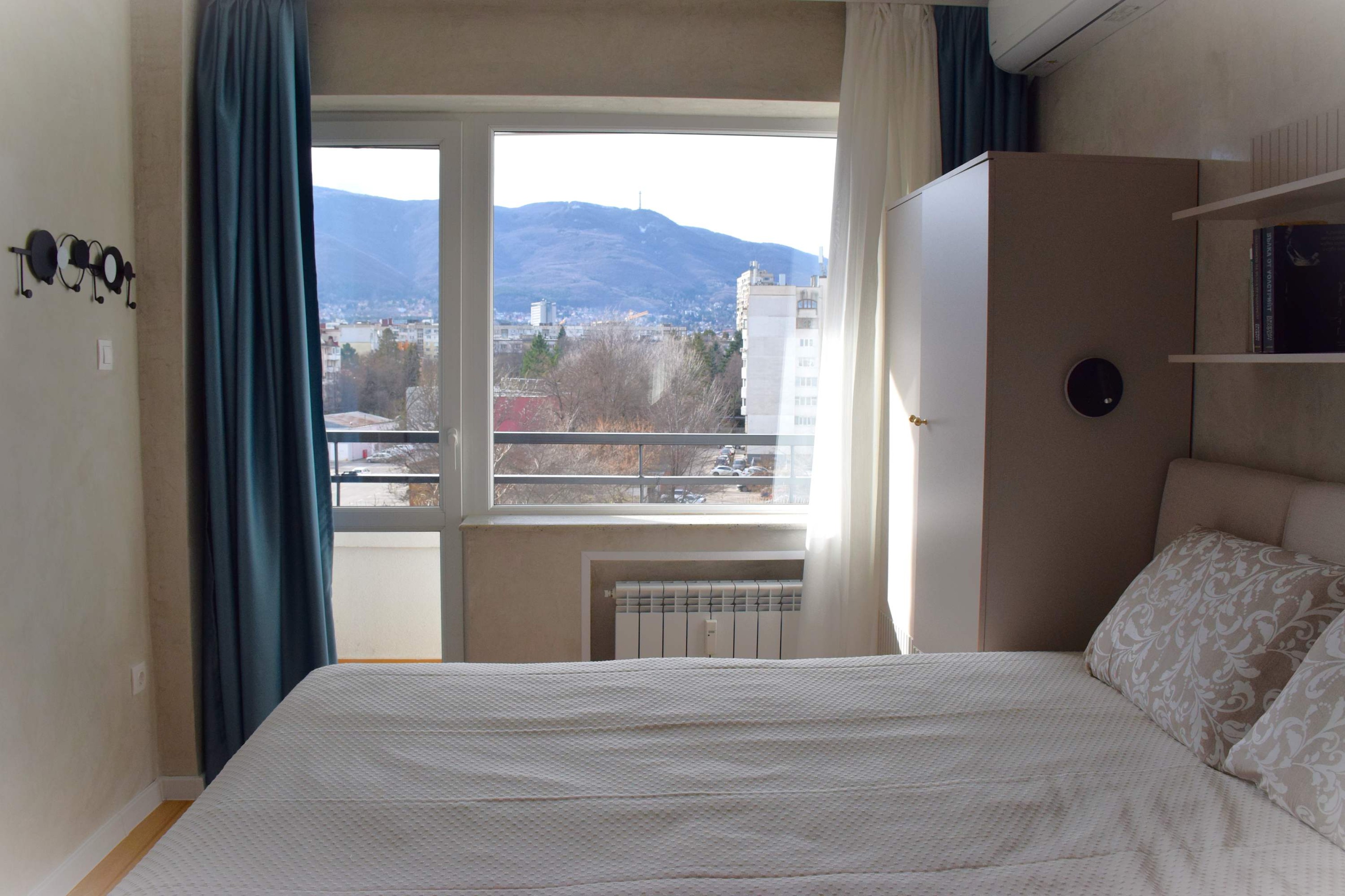 Bright &amp; Cozy 1-Bedroom with Stunning Vitosha View - Photo 5