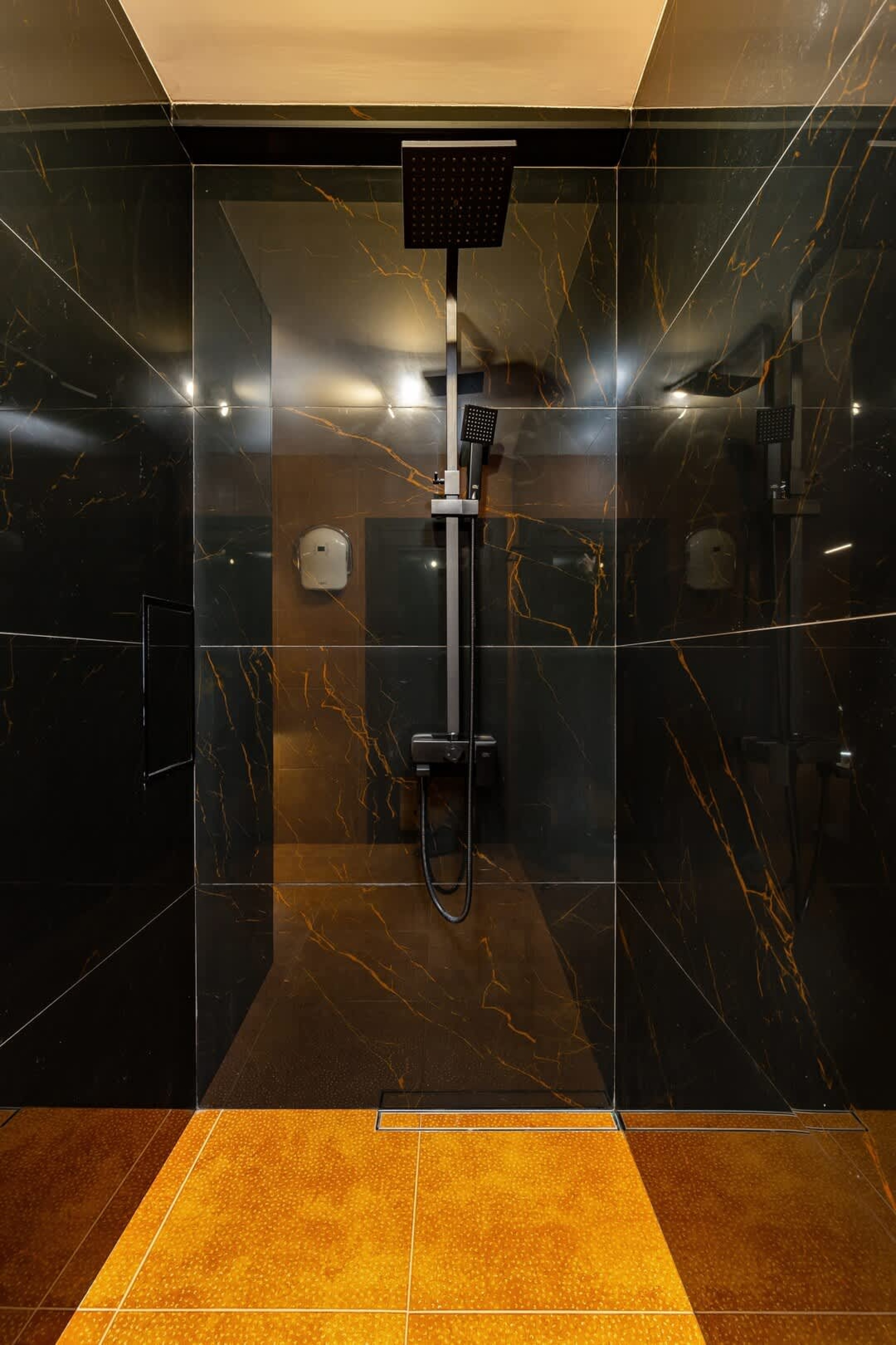 Scoutaround White Logo