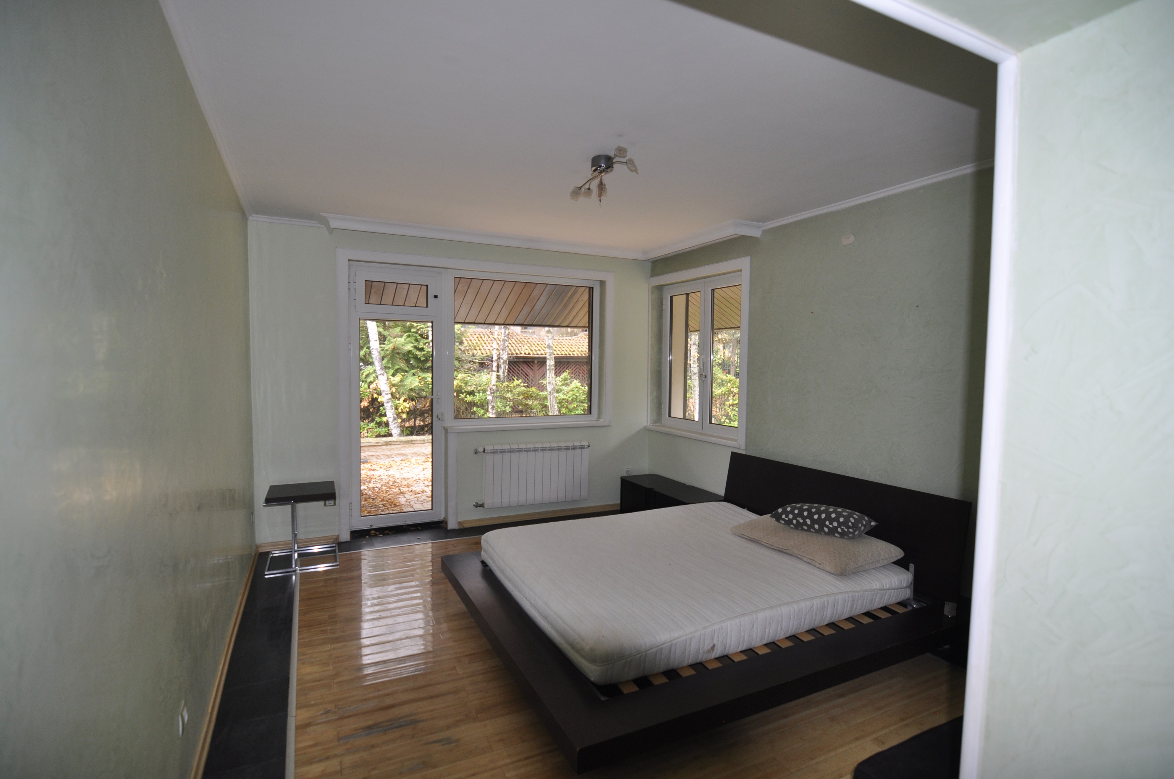 Scoutaround White Logo