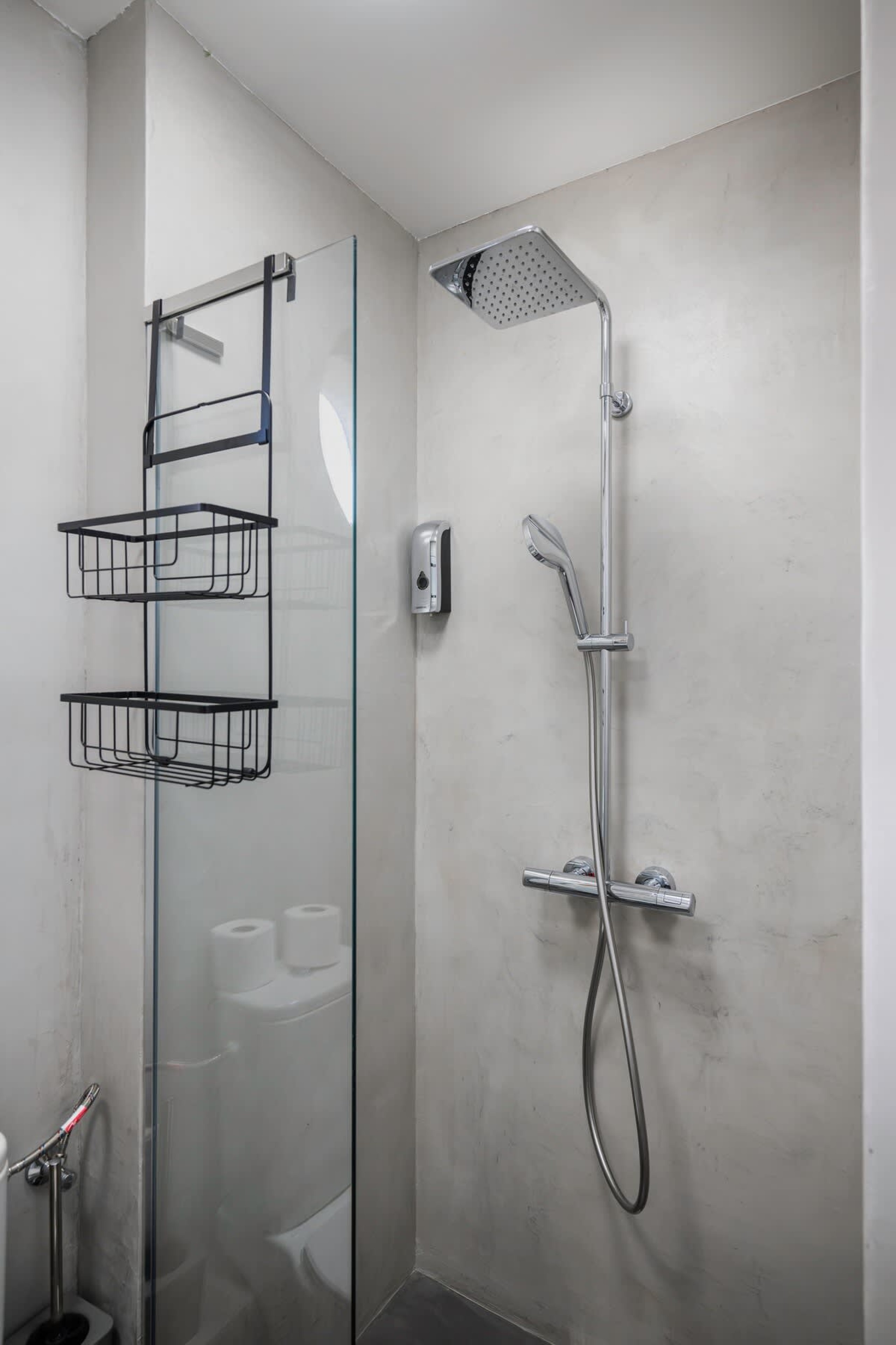 Scoutaround White Logo