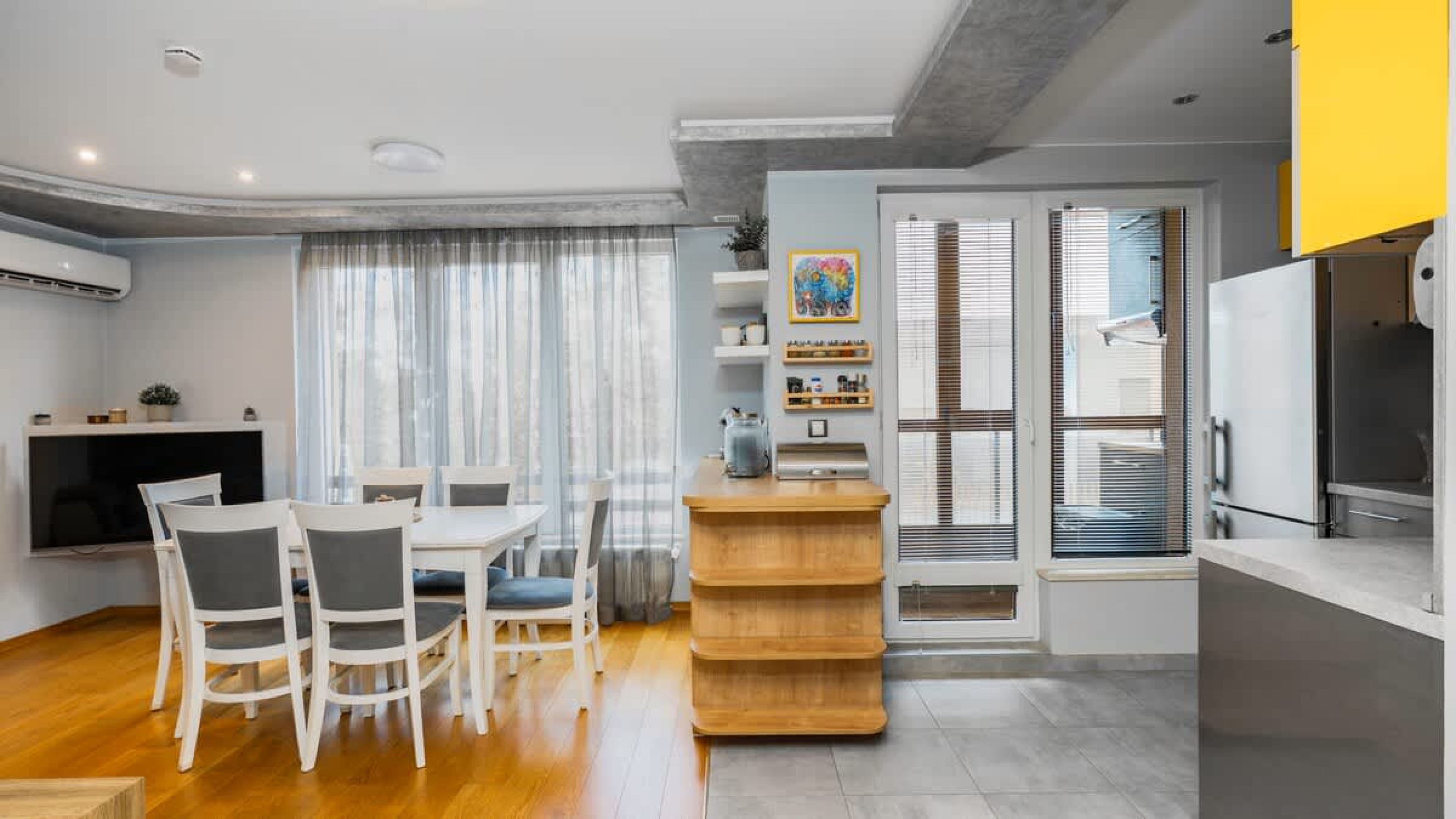 Scoutaround White Logo