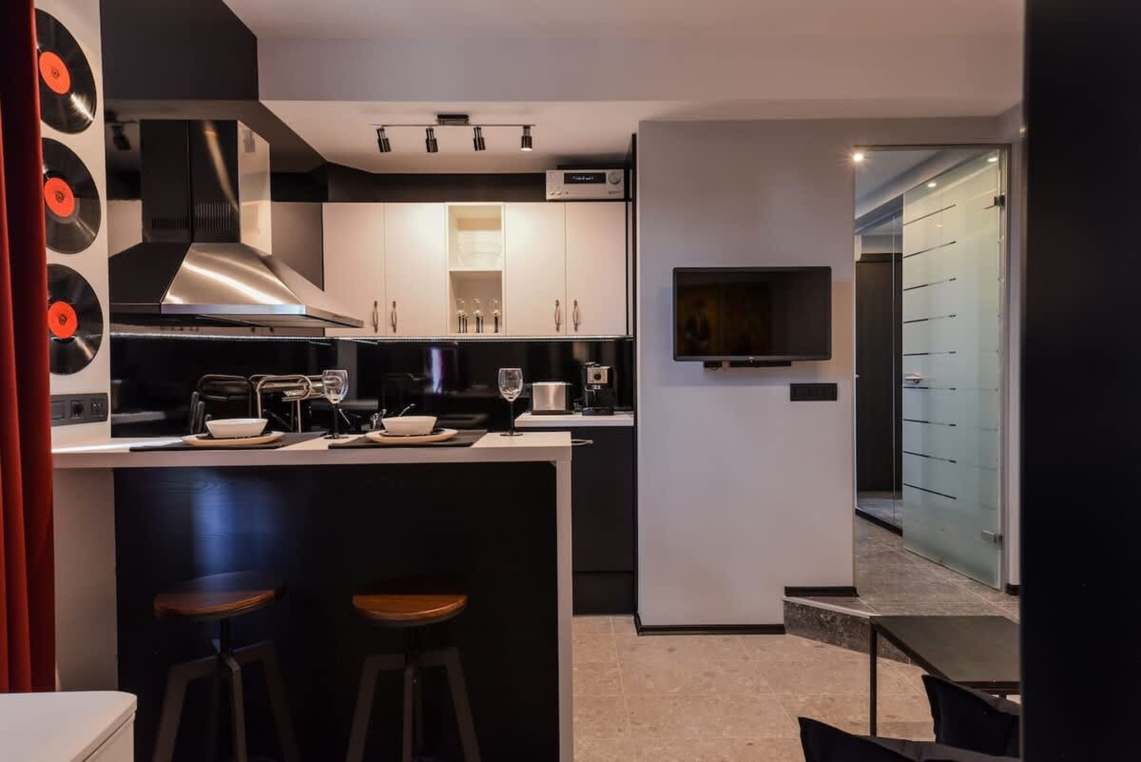 Scoutaround White Logo