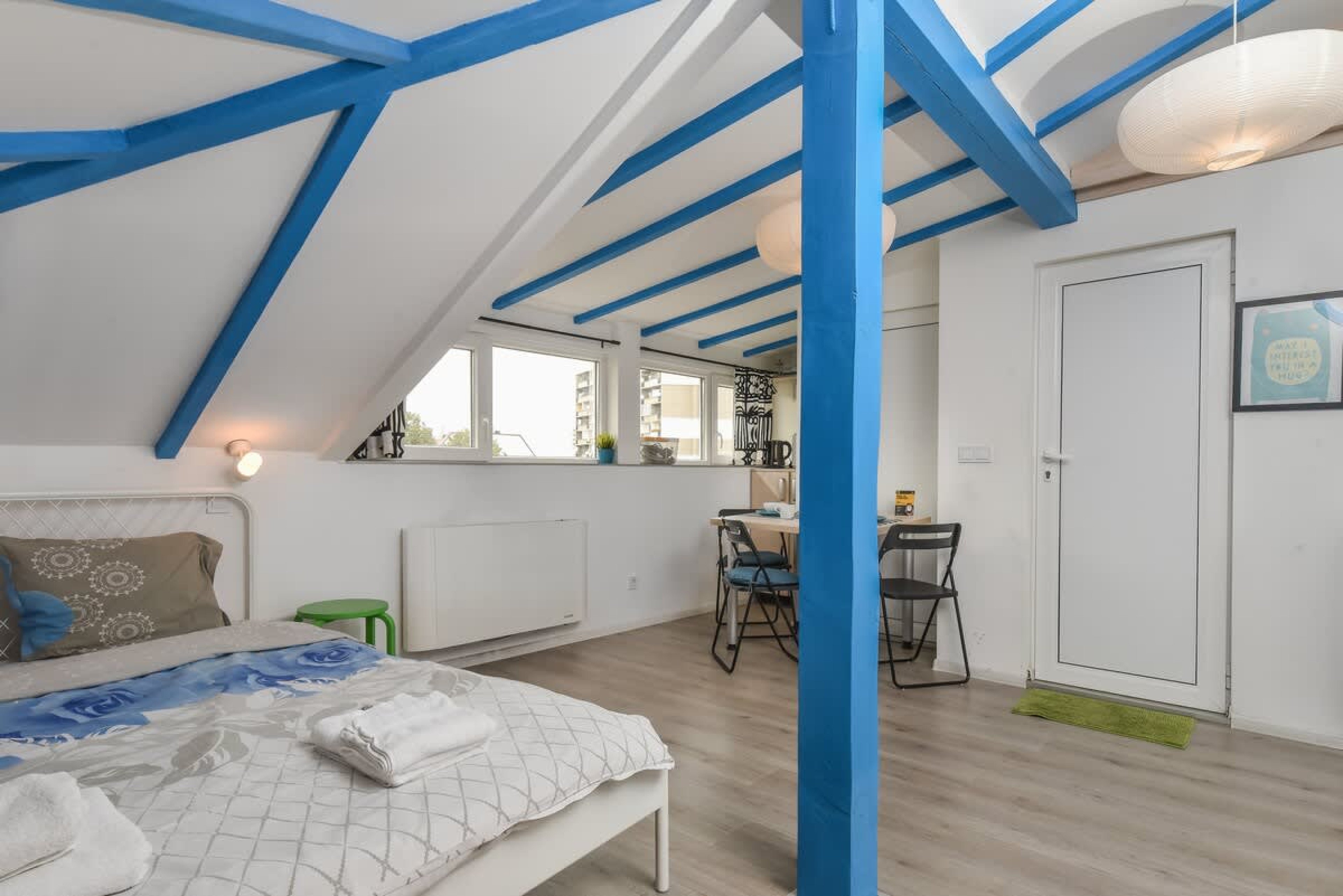 Scoutaround White Logo