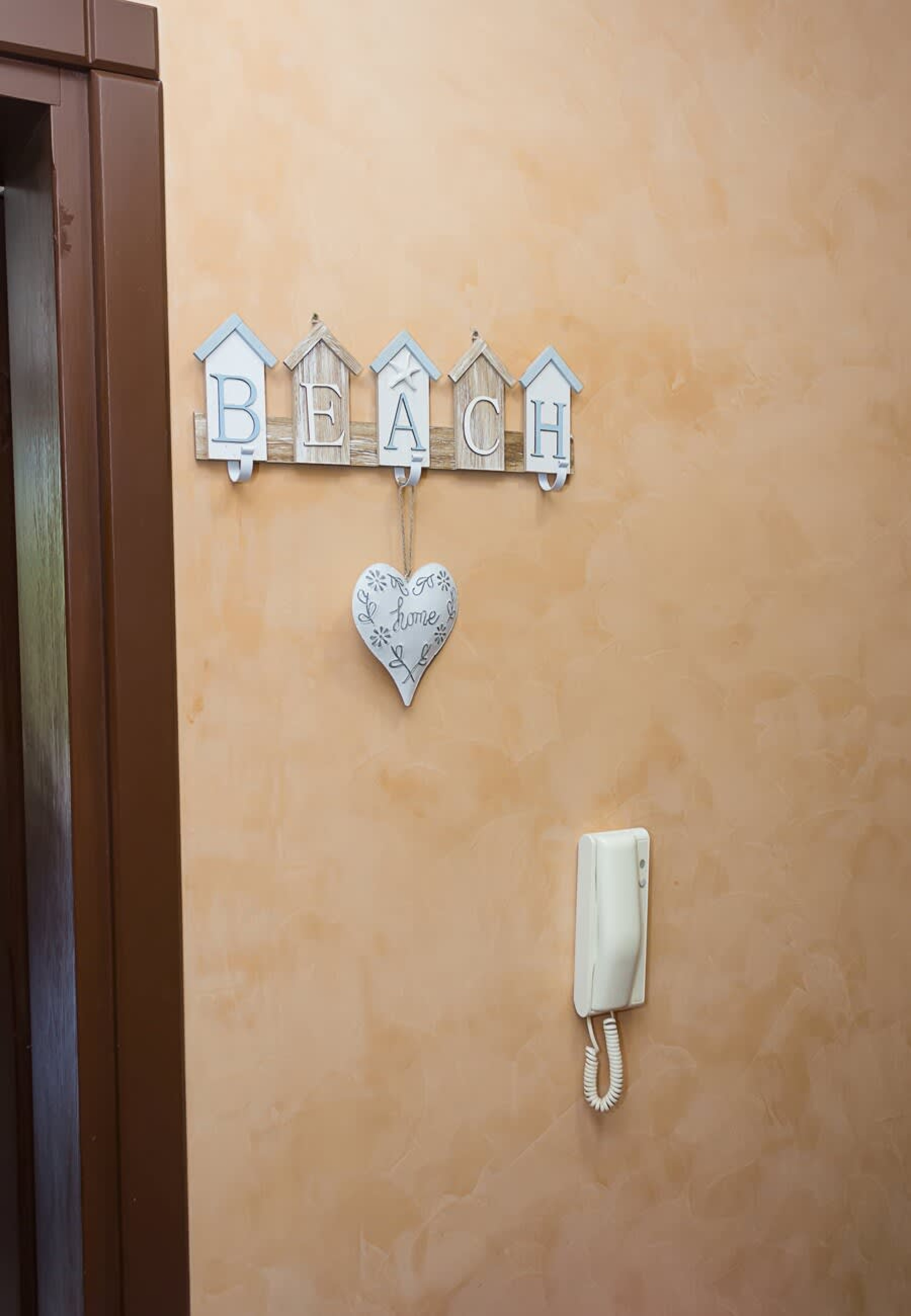 Scoutaround White Logo