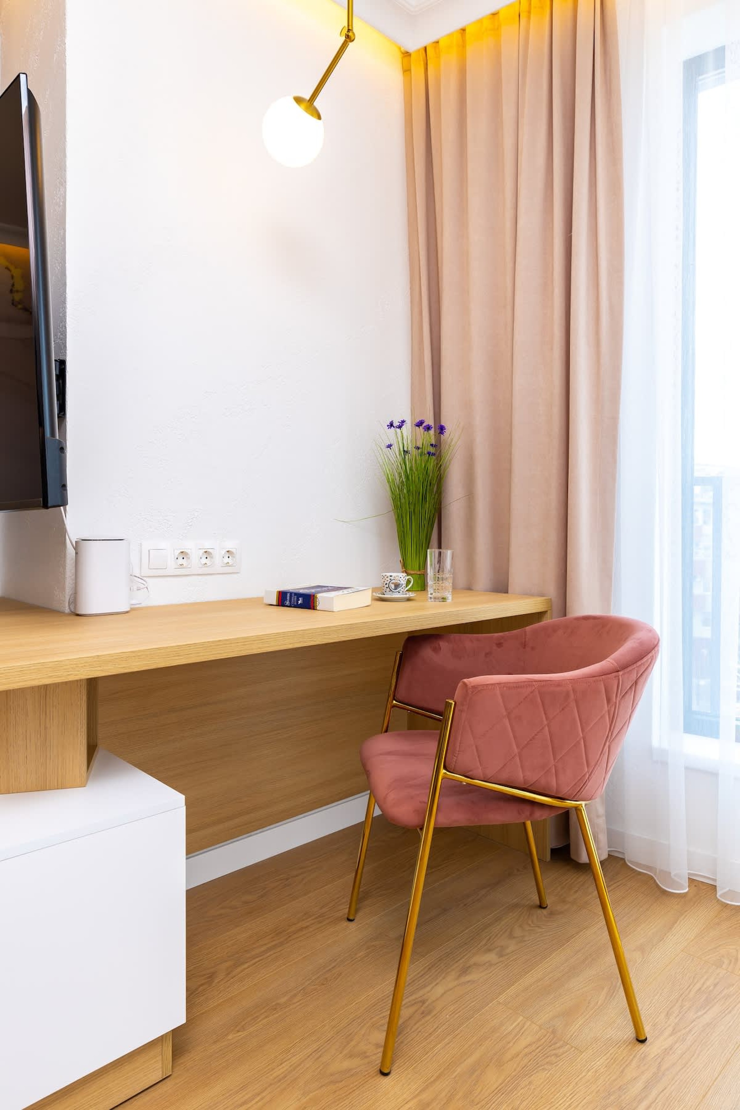 Scoutaround White Logo