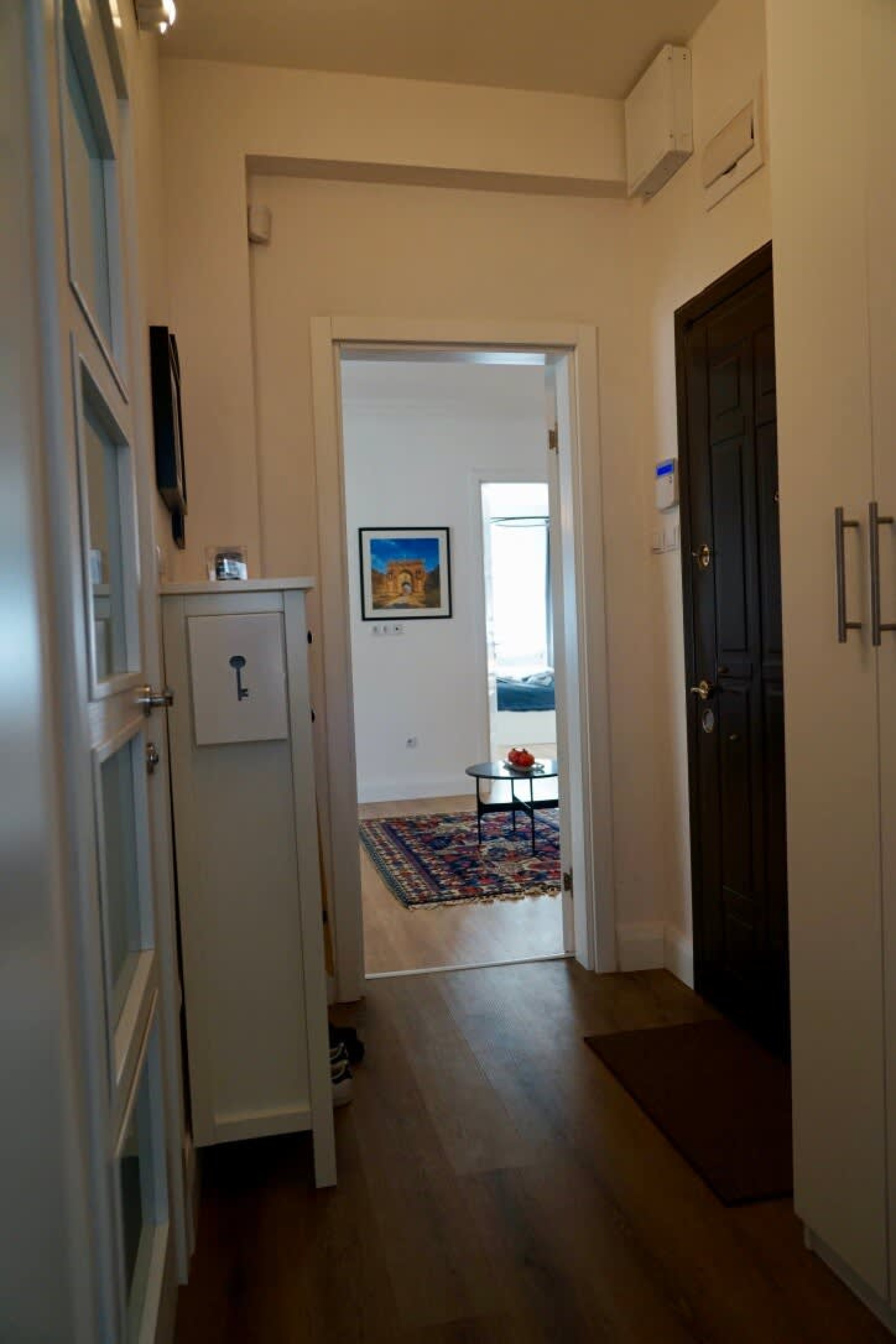 Scoutaround White Logo