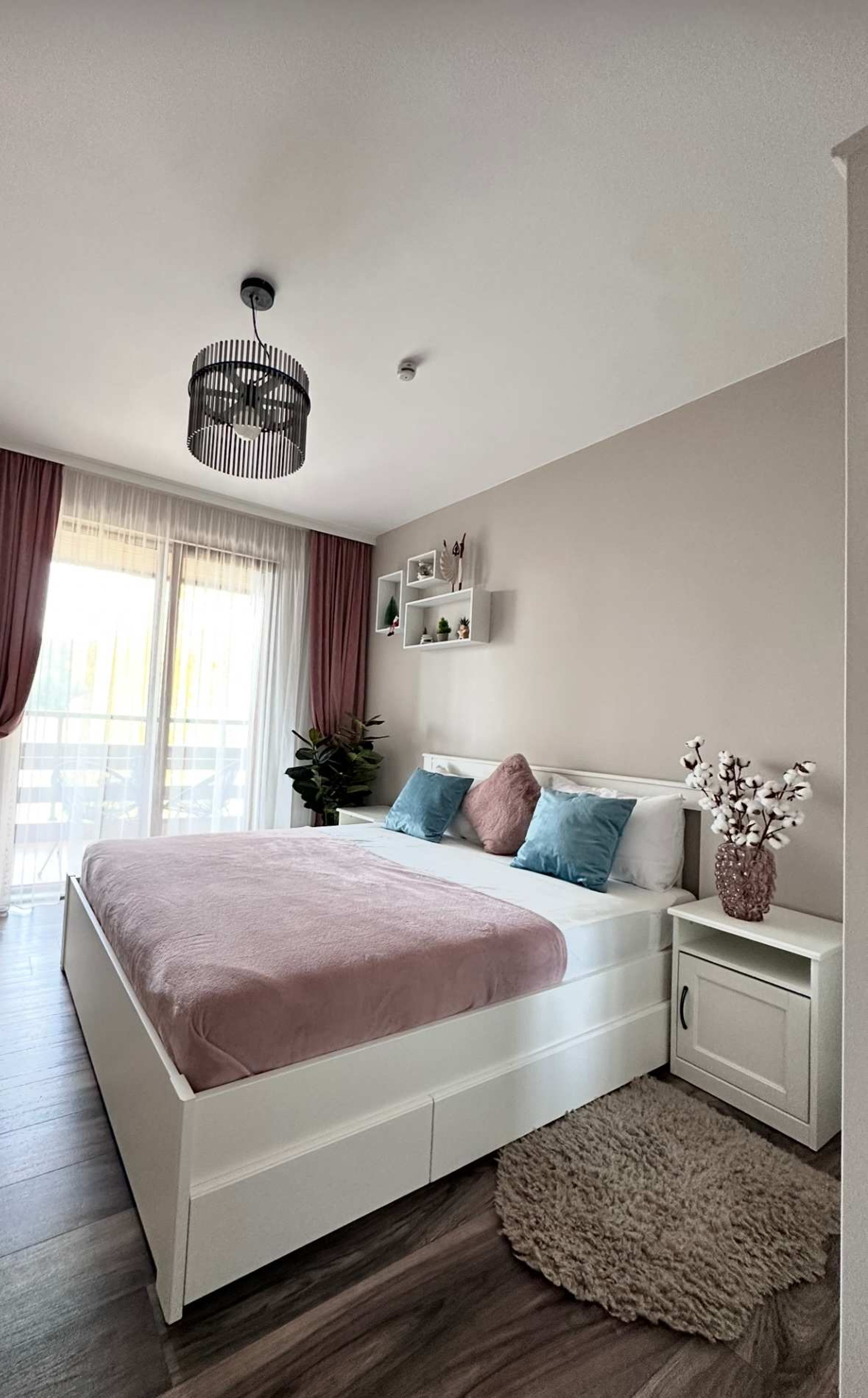 Scoutaround White Logo