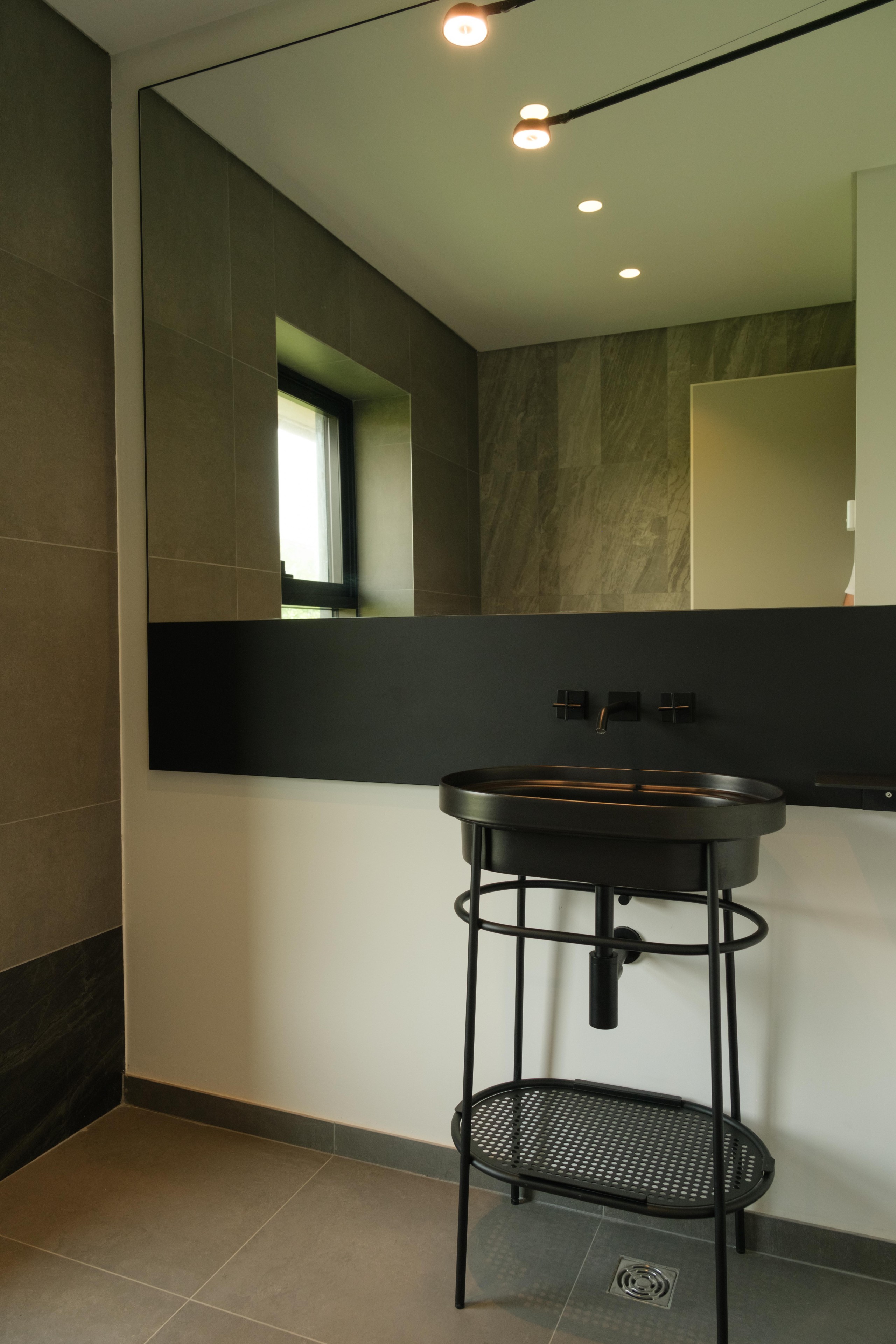 Scoutaround White Logo