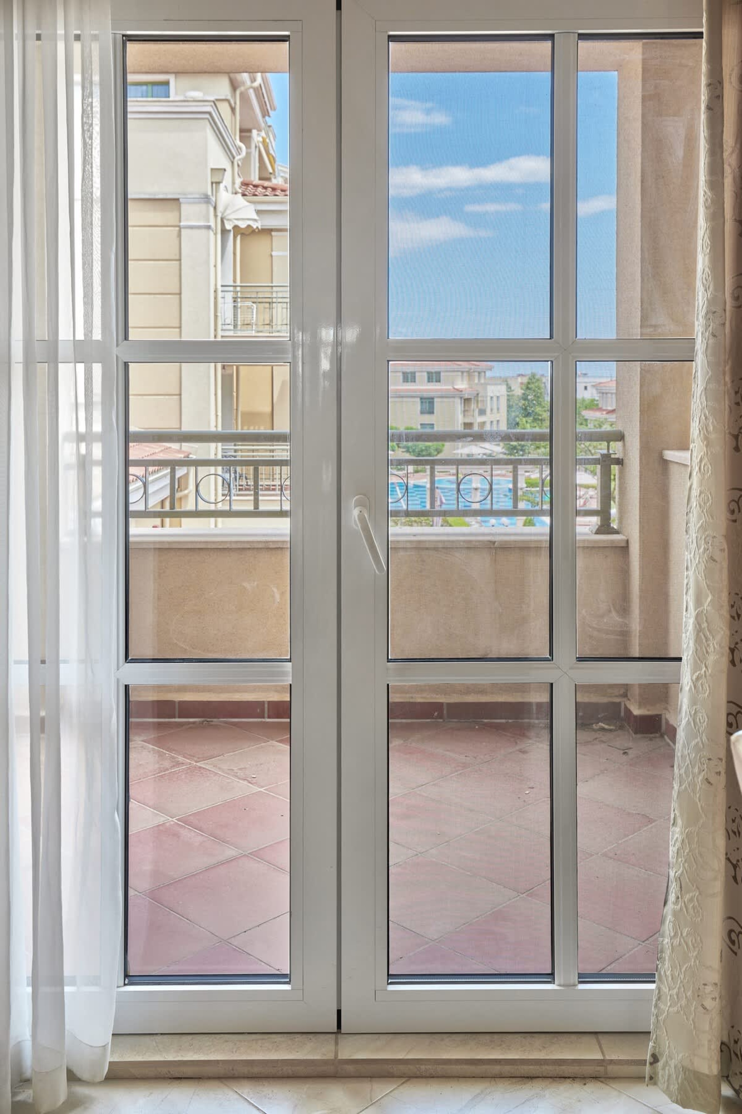 Scoutaround White Logo