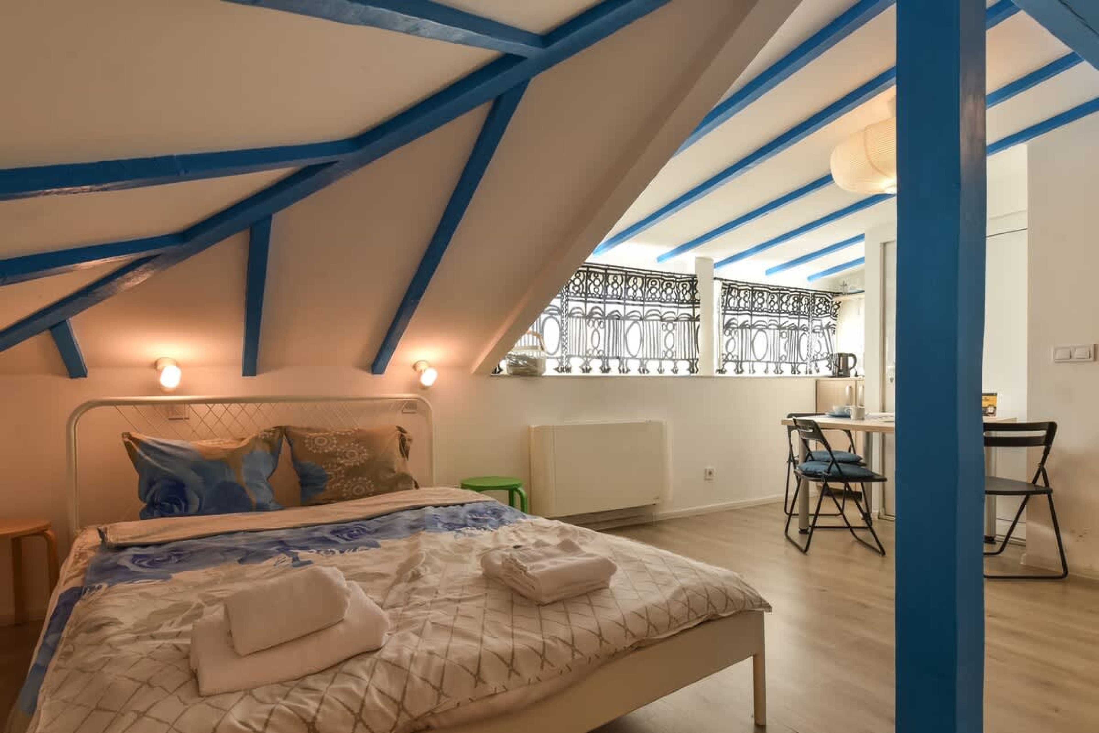 Scoutaround White Logo