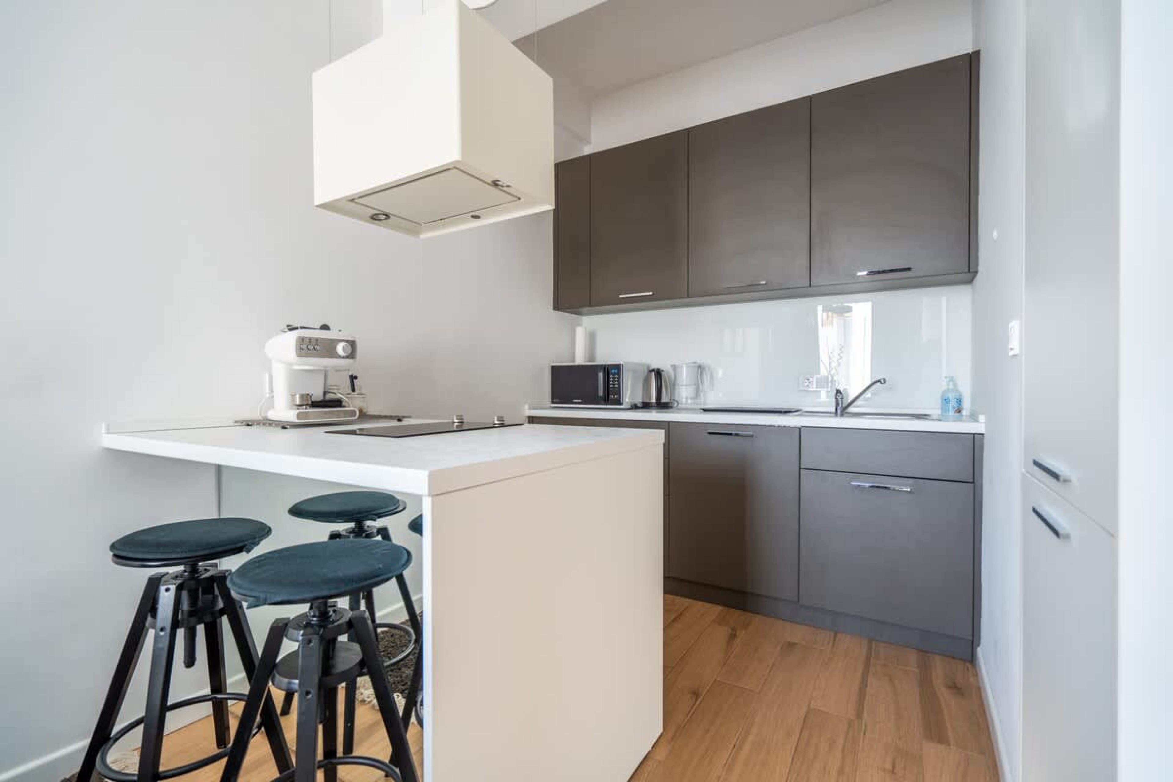 Scoutaround White Logo