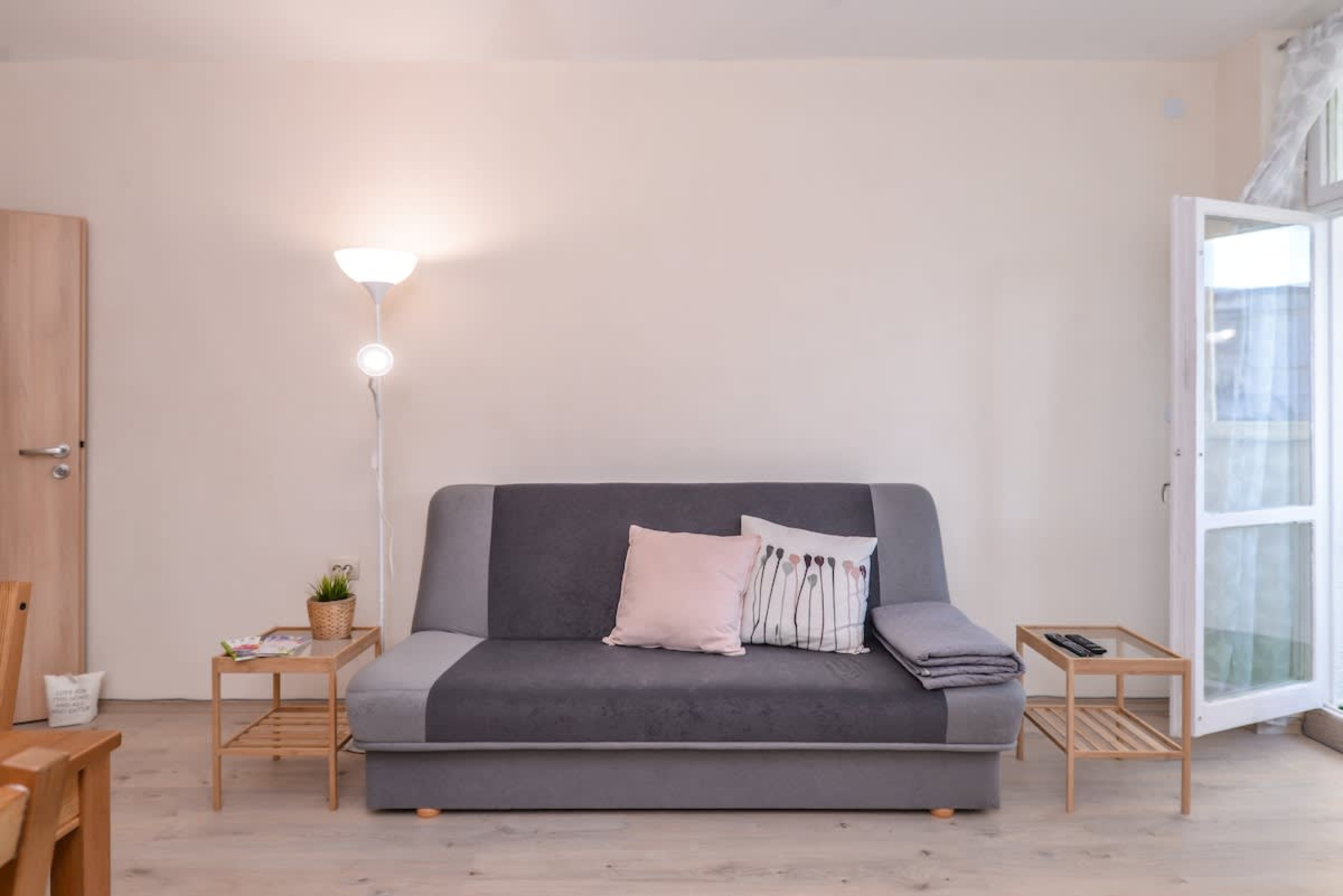 Scoutaround White Logo