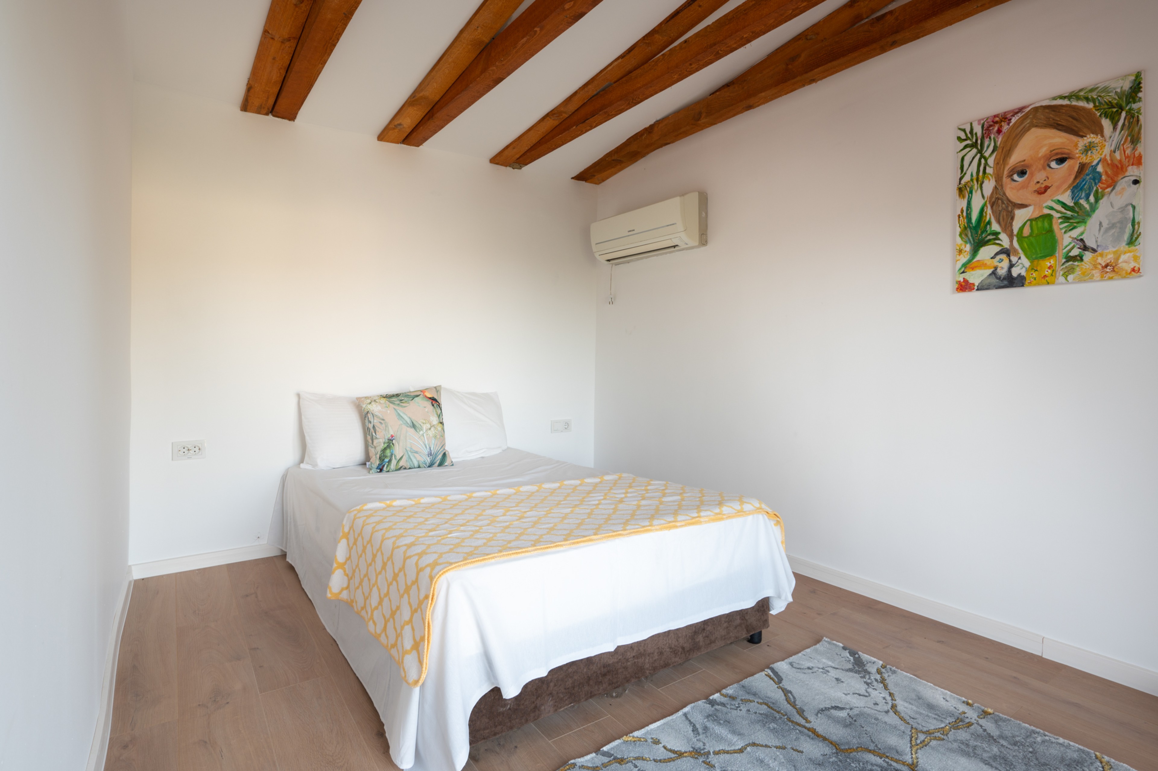 Scoutaround White Logo