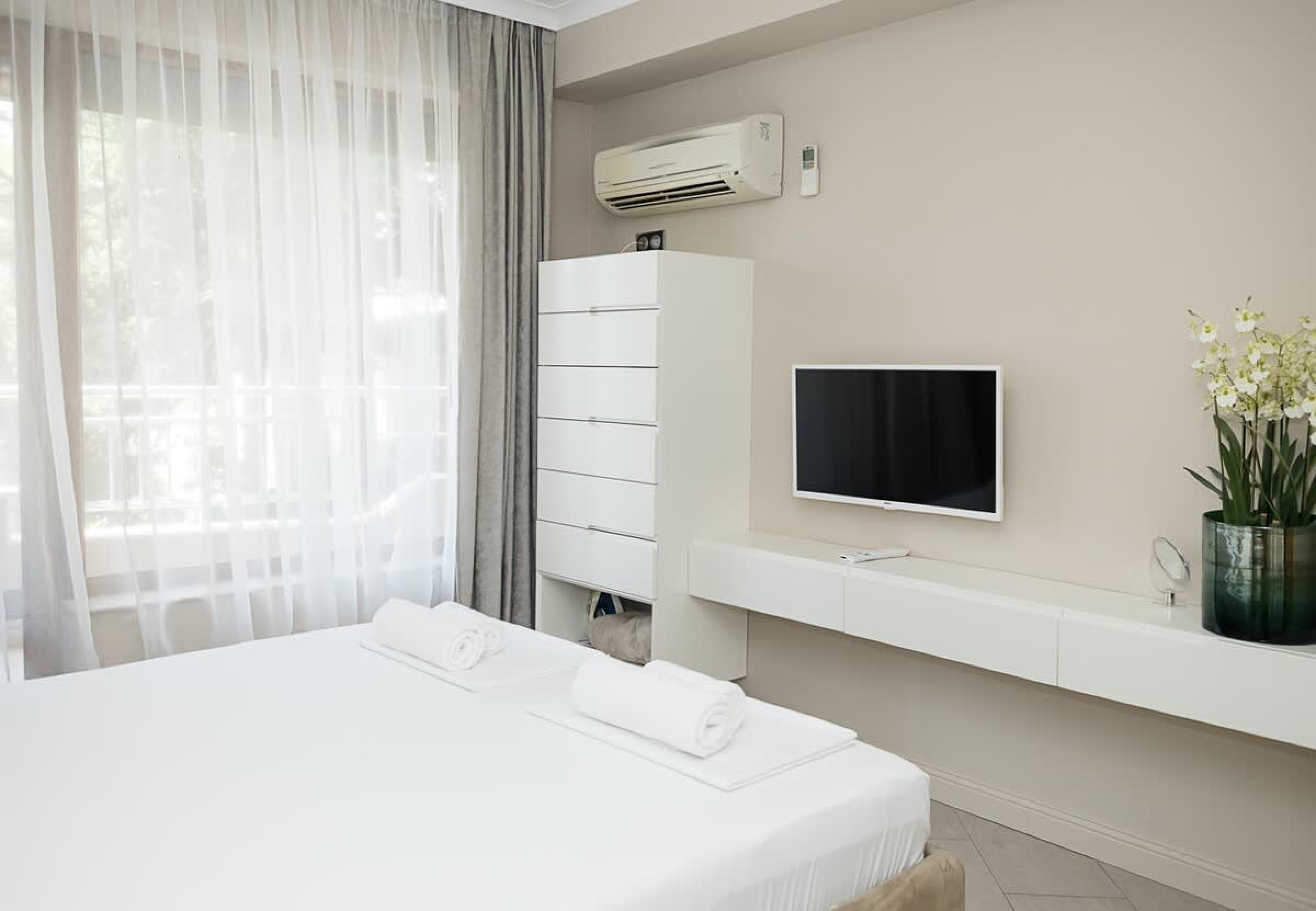 Modern 1-Bedroom Retreat in Varna’s Sea Garden - Photo 15