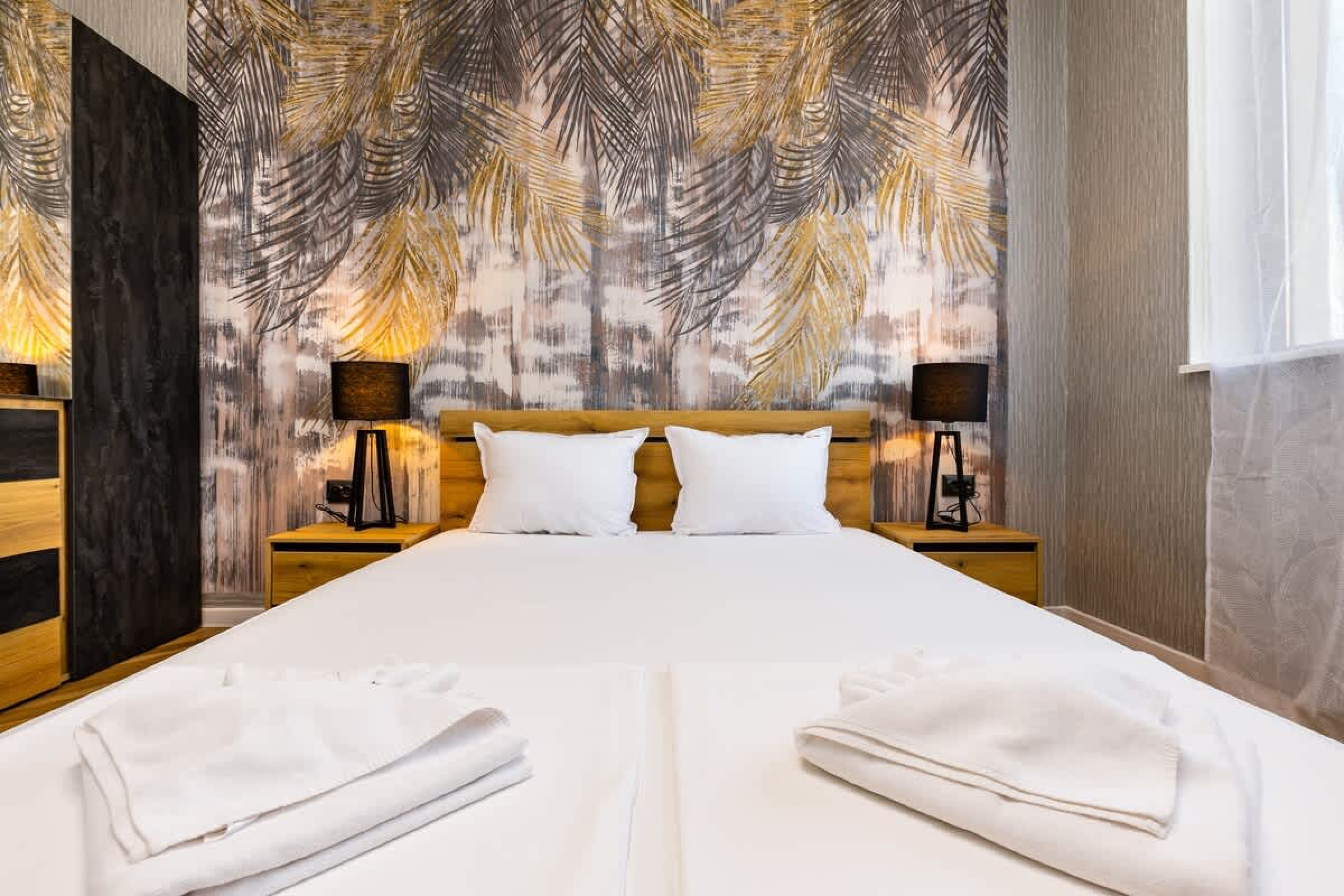 Scoutaround White Logo